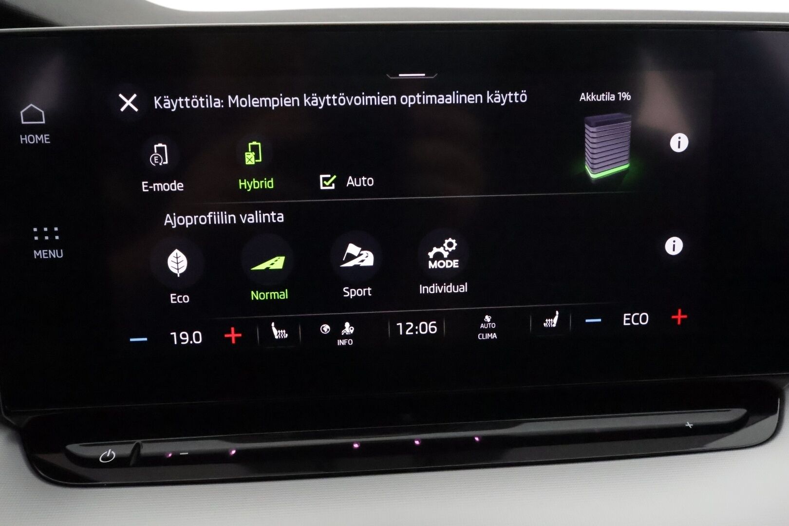 Skoda Octavia 2021 Combi 1,4 TSI PHEV Style iV DSG *Webasto / Panorama / ACC / Matrix-LED / Kamera / Muistipenkit / Navi* - Kahdet renkaat Skodan vanteilla / SUPER VARUSTEET!