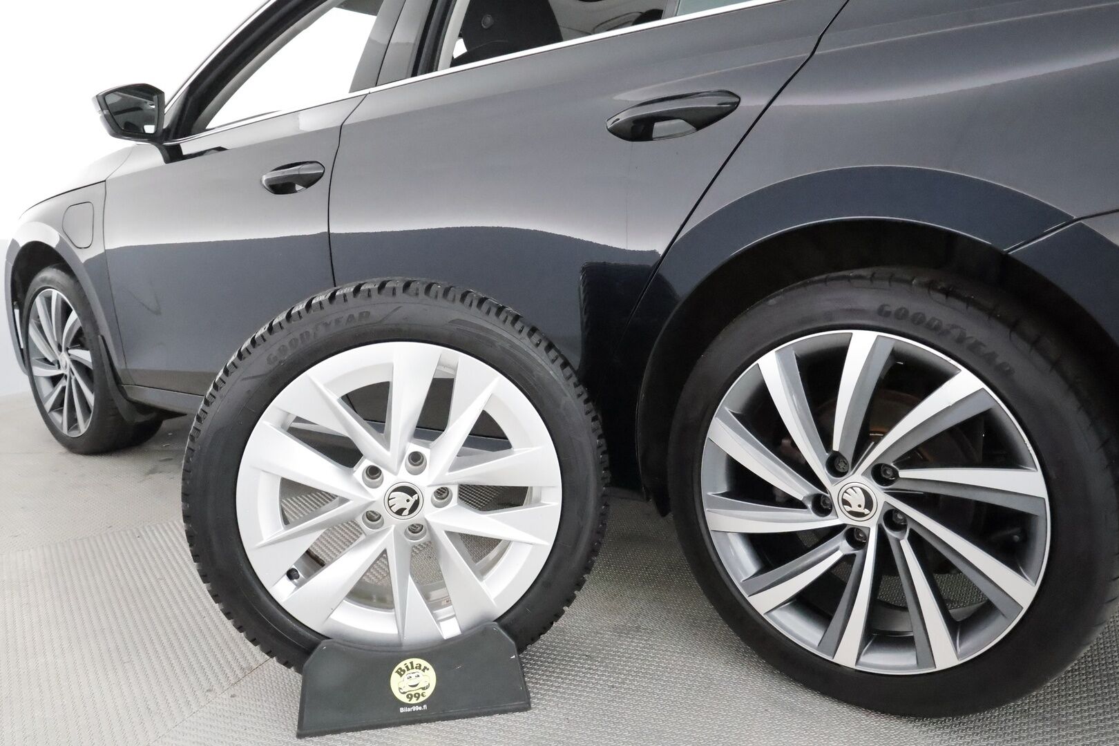 Skoda Octavia 2021 Combi 1,4 TSI PHEV Style iV DSG *Webasto / Panorama / ACC / Matrix-LED / Kamera / Muistipenkit / Navi* - Kahdet renkaat Skodan vanteilla / SUPER VARUSTEET!