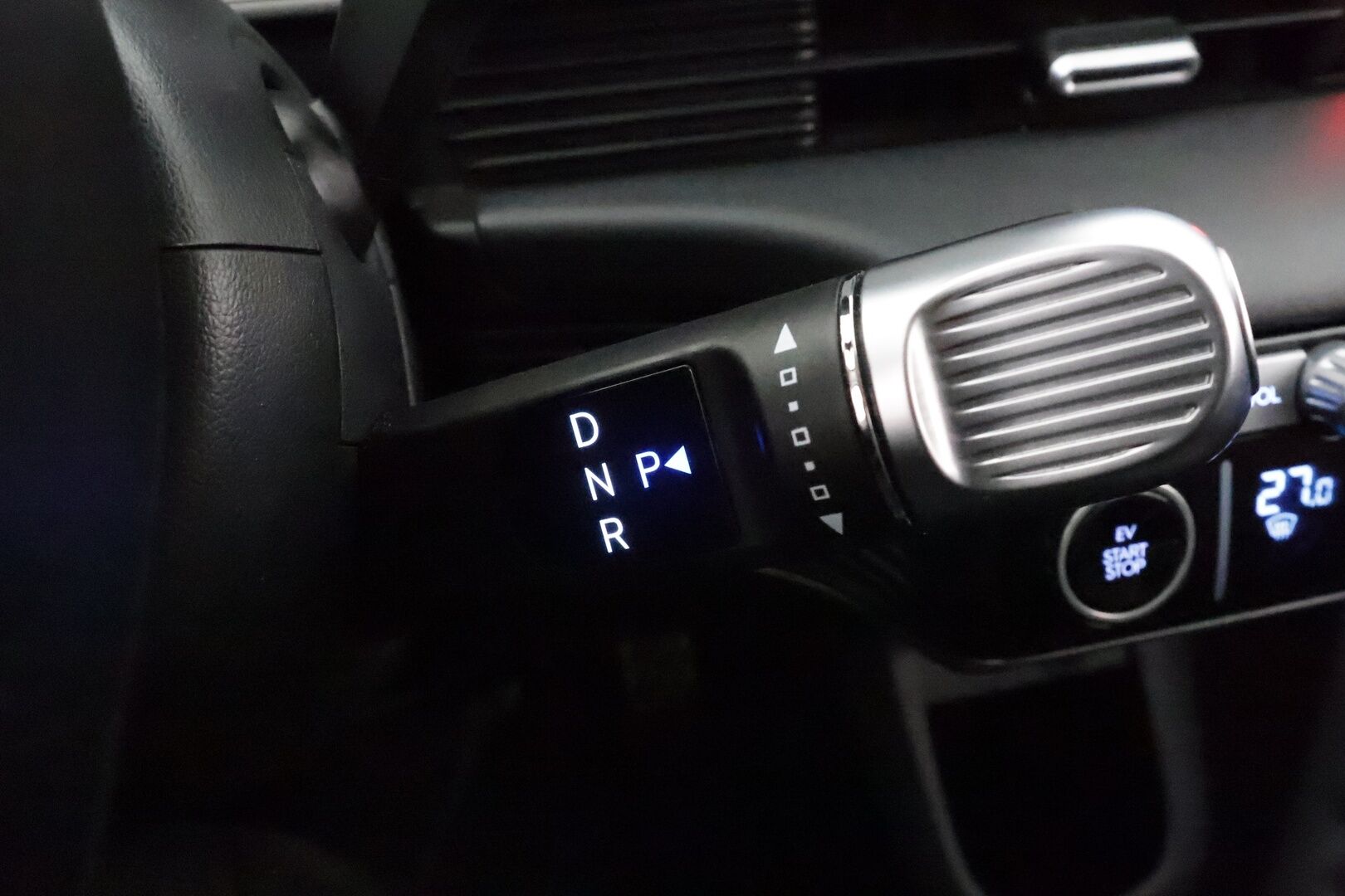 Hyundai IONIQ 5 2022 73 kWh 305 hv AWD Premium * ACC / HUD / ILP / Relax-istuimet / Koukku / Bose / 360° / Ilmastoidut nahat / Solar Roof * - Akku kuntotarkastettu / Kahdet renkaat aluvanteilla / Merkkihuollettu / Huippuvarusteet