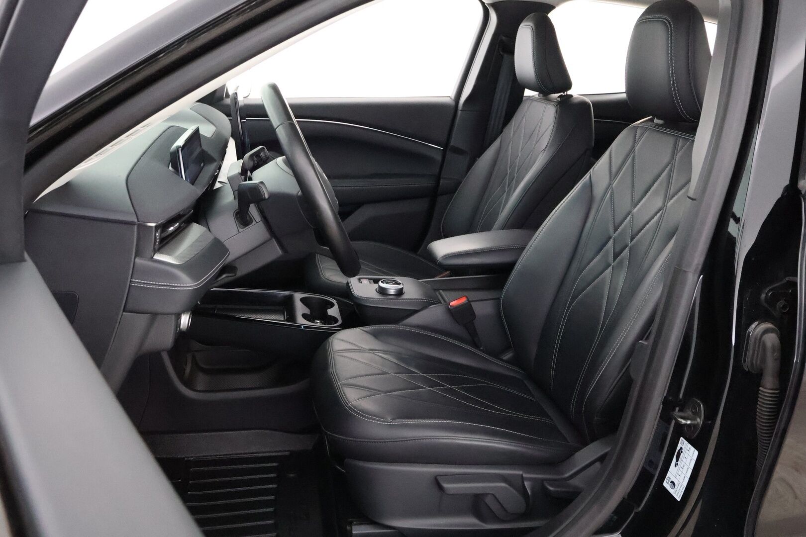 Ford Mustang 2021 75kWh 269hv A1 RWD 5-ovinen - Adapt.Vakkari / Bang & Olufsen / Nahkasisusta / 360-Kamera / BLIS / 2x Renkaat aluvantein / Juuri tullut Tampereelle!