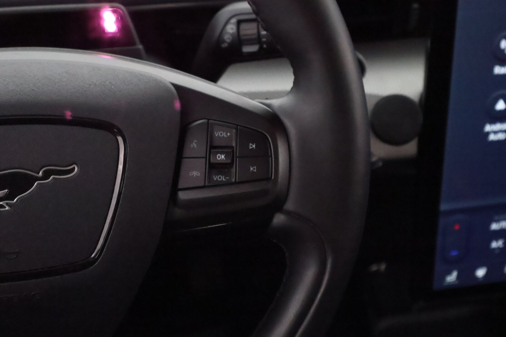 Ford Mustang 2021 75kWh 269hv A1 RWD 5-ovinen - Adapt.Vakkari / Bang & Olufsen / Nahkasisusta / 360-Kamera / BLIS / 2x Renkaat aluvantein / Juuri tullut Tampereelle!