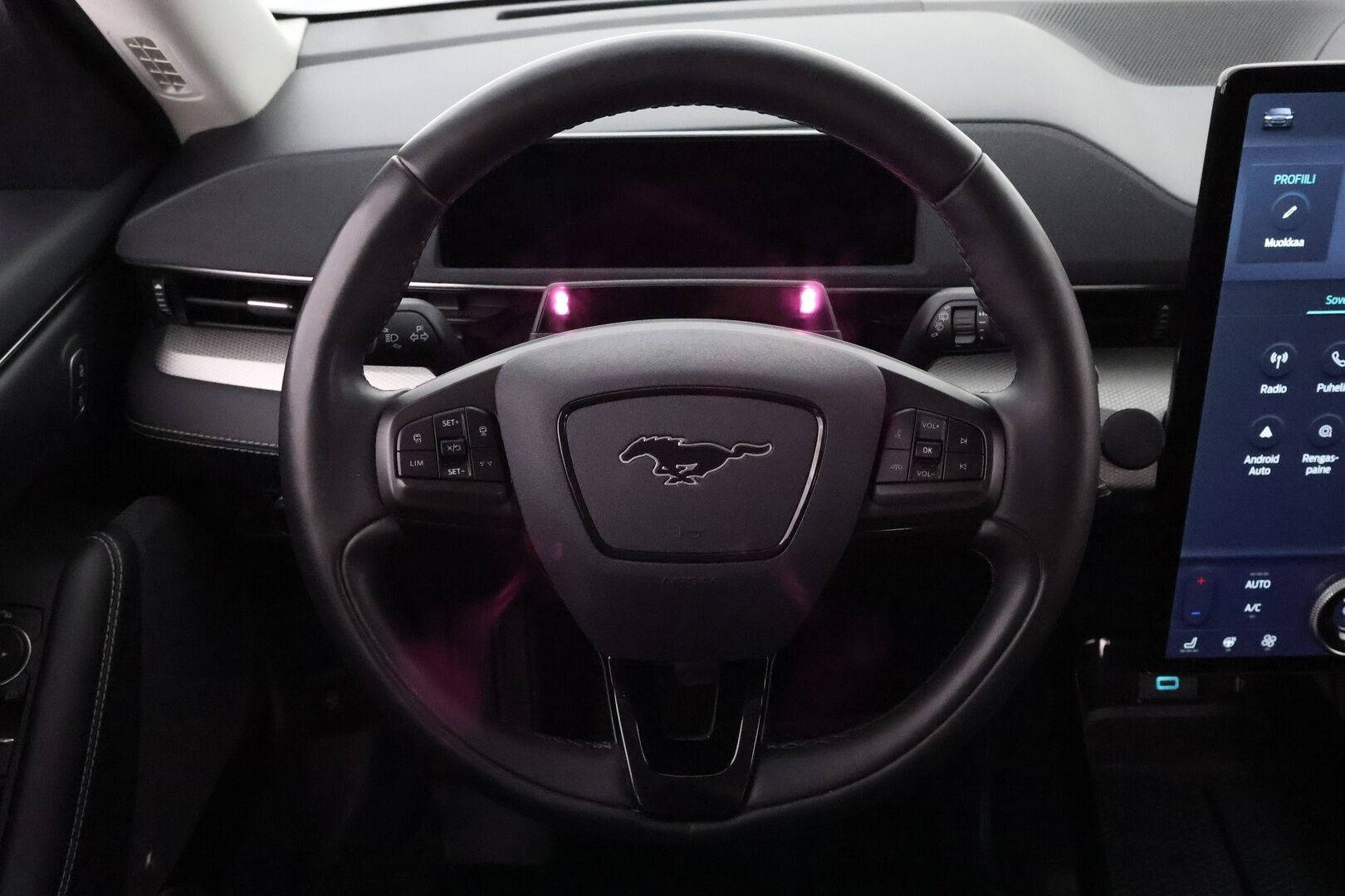 Ford Mustang 2021 75kWh 269hv A1 RWD 5-ovinen - Adapt.Vakkari / Bang & Olufsen / Nahkasisusta / 360-Kamera / BLIS / 2x Renkaat aluvantein / Juuri tullut Tampereelle!