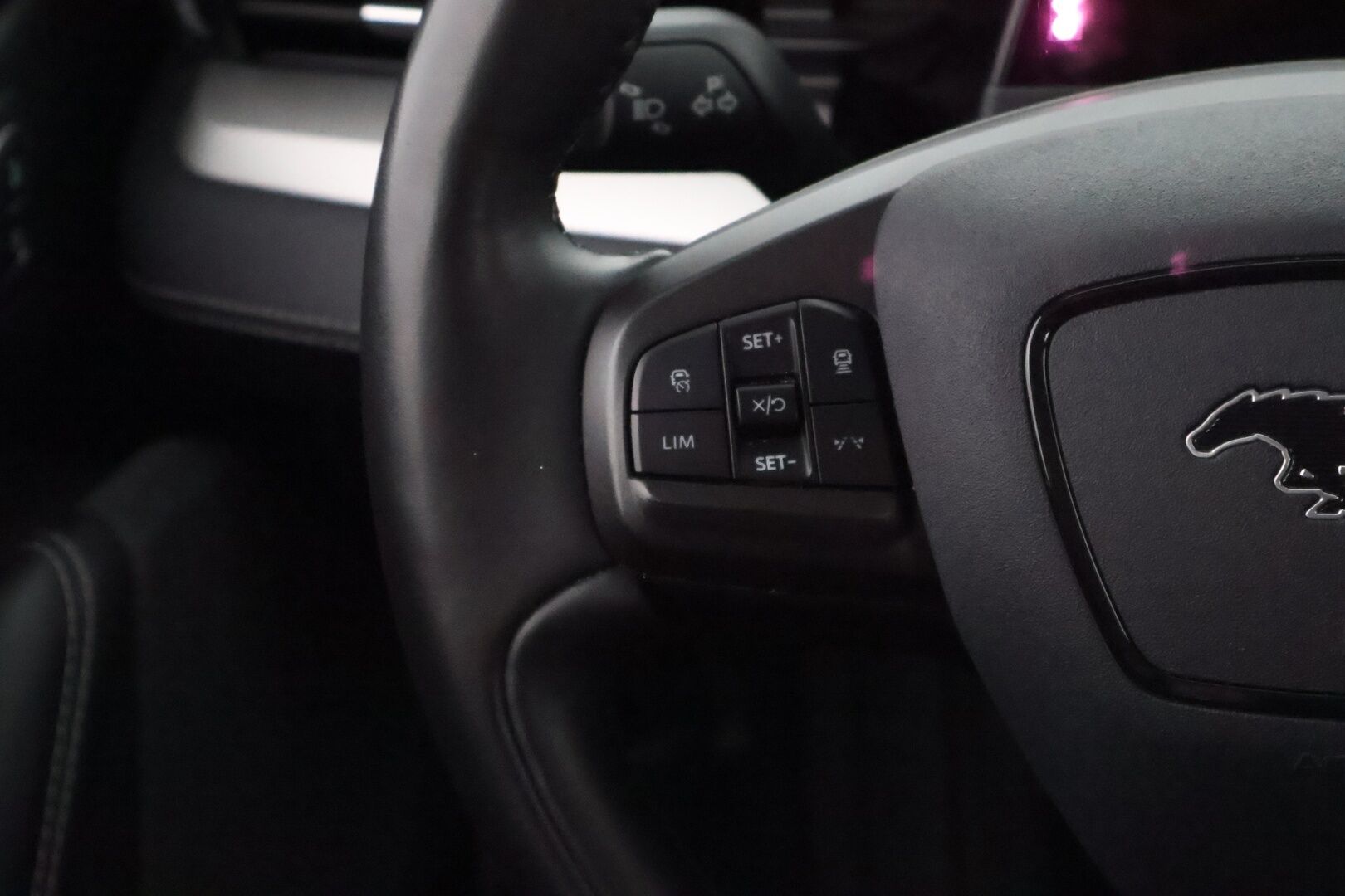 Ford Mustang 2021 75kWh 269hv A1 RWD 5-ovinen - Adapt.Vakkari / Bang & Olufsen / Nahkasisusta / 360-Kamera / BLIS / 2x Renkaat aluvantein / Juuri tullut Tampereelle!
