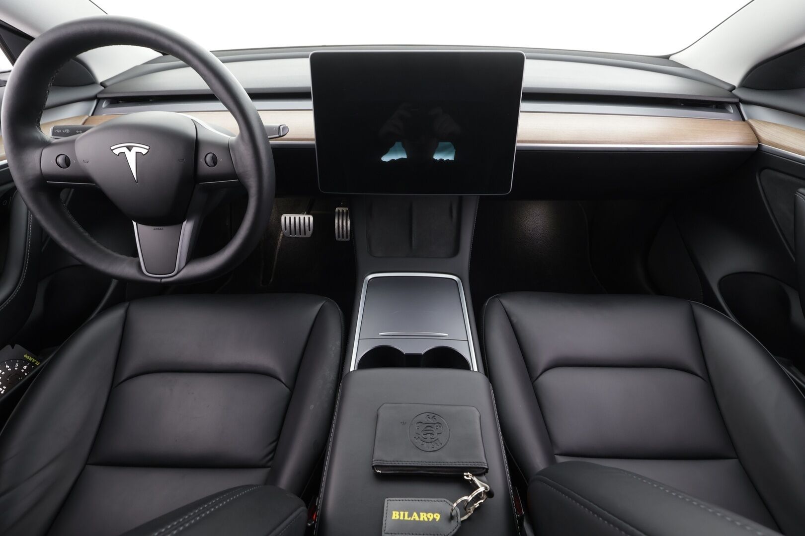 Tesla Model 3 2022 Performance * Premium Audio / Lasikatto / Nahat / ILP / Matrix LED / P.kamera * - Kahdet renkaat aluvanteilla - HULLU BLACKWEEK KORKOTARJOUS 2,49%