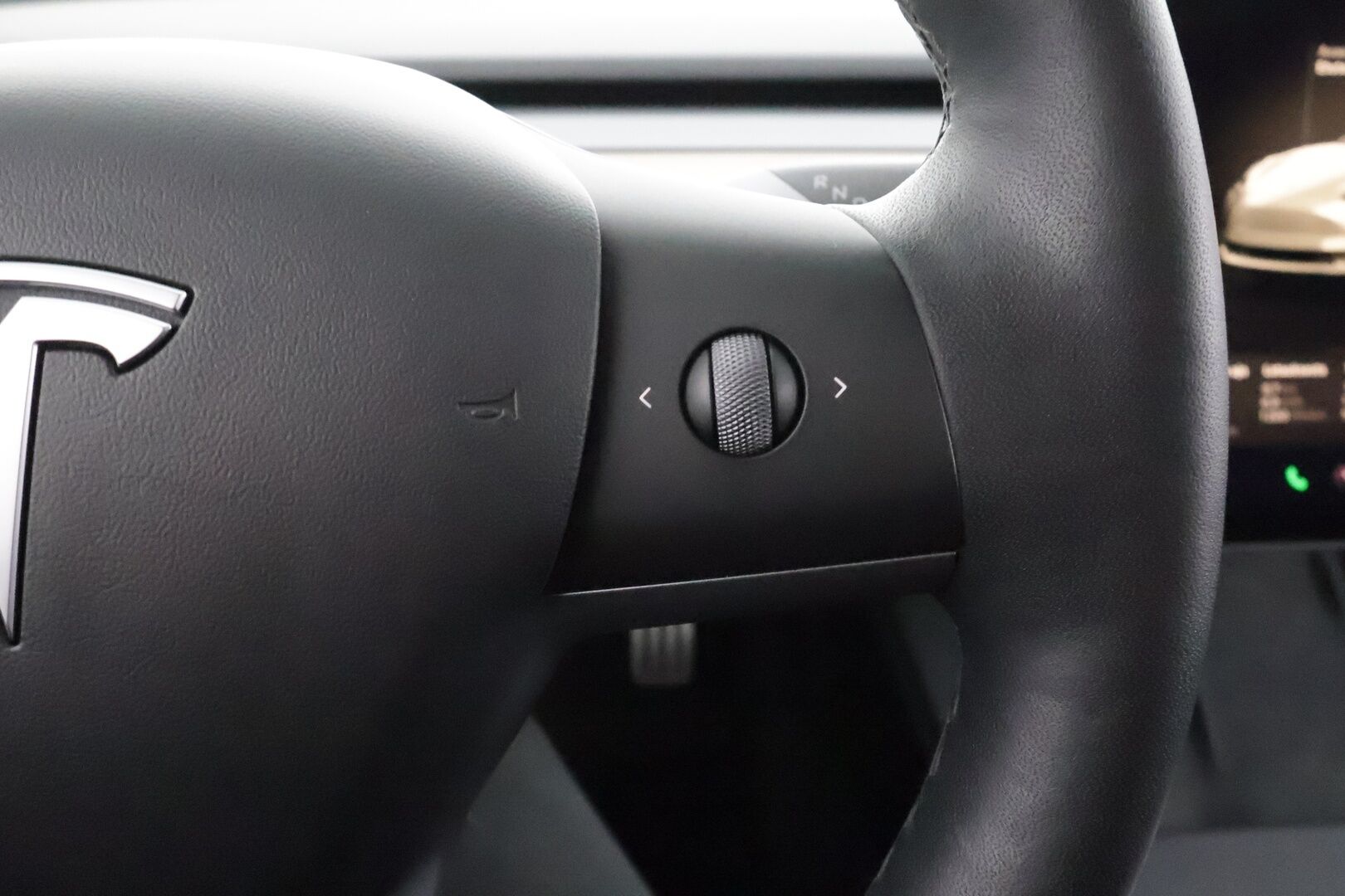 Tesla Model 3 2022 Performance * Premium Audio / Lasikatto / Nahat / ILP / Matrix LED / P.kamera * - Akku kuntotarkastettu / Kahdet renkaat aluvanteilla 