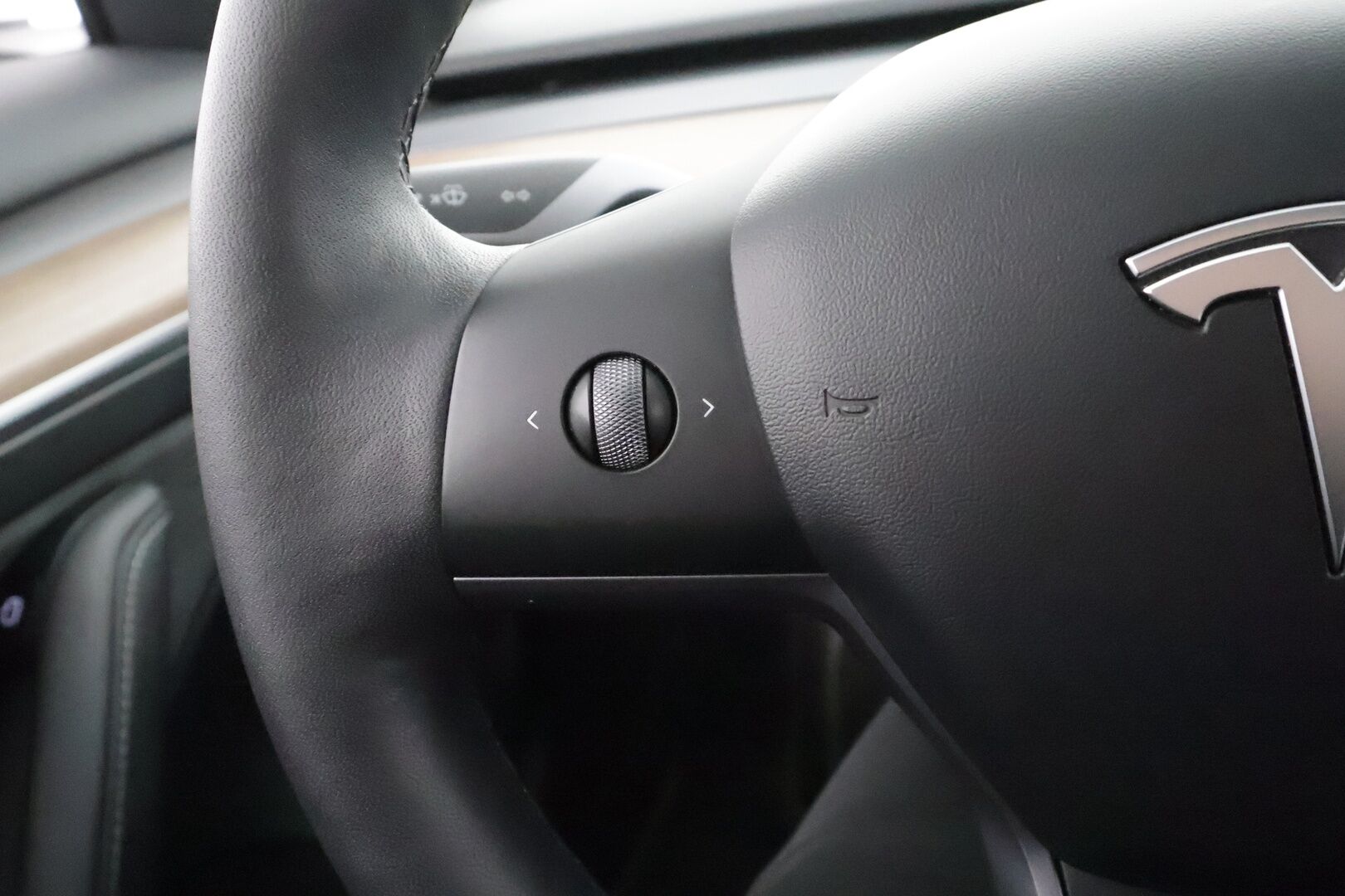 Tesla Model 3 2022 Performance * Premium Audio / Lasikatto / Nahat / ILP / Matrix LED / P.kamera * - Akku kuntotarkastettu / Kahdet renkaat aluvanteilla 