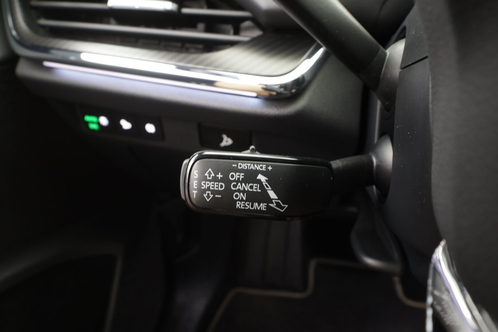 Skoda Enyaq 2023 80x 4x4 SportLine iV - | ACC | ILP | Skoda Crystal Matrix-LED | 360-kamera | Muistipenkit | Keyless | Apple&Android | 1.Om Suomiauto | Kahdet Renkaat | Merkkihuollettu |