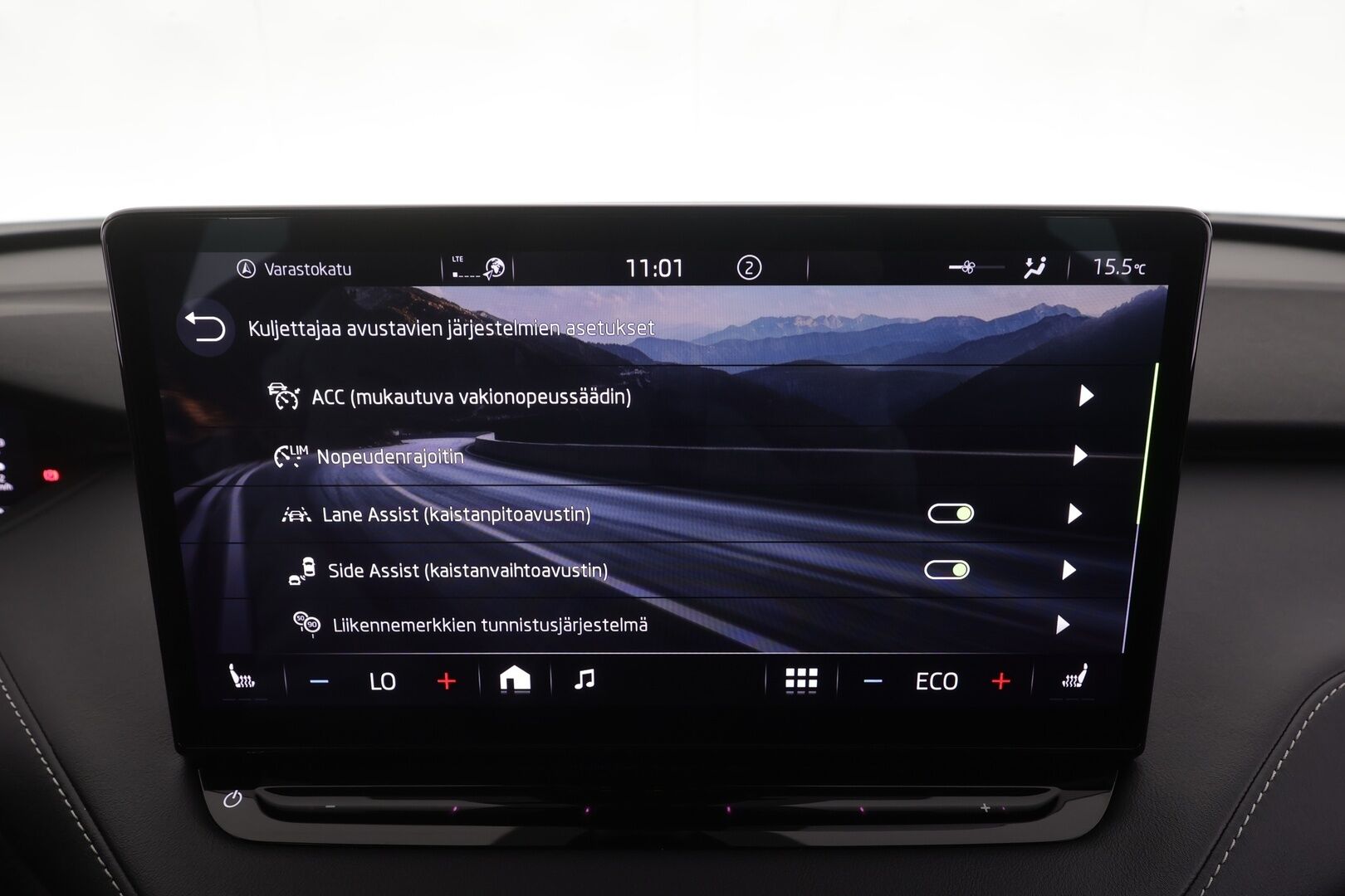 Skoda Enyaq 2023 80x 4x4 SportLine iV - | ACC | ILP | Skoda Crystal Matrix-LED | 360-kamera | Muistipenkit | Keyless | Apple&Android | 1.Om Suomiauto | Kahdet Renkaat | Merkkihuollettu |