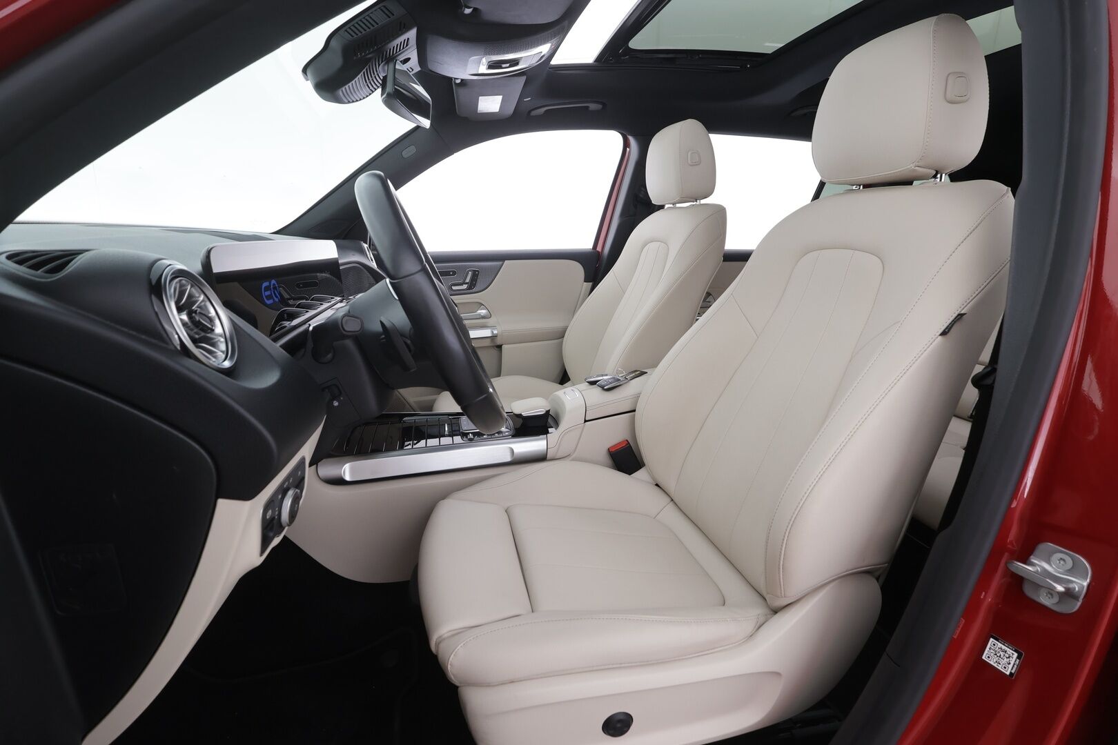 Mercedes-Benz EQB 2023 300 4MATIC Business - | 7-paikkainen | DTR+Q | ILP | Sporttinahat muistilla | Panorama | 360° | Ambient light | Widescreen | Keyless | 1-om suomiauto | Merkkihuollot | 