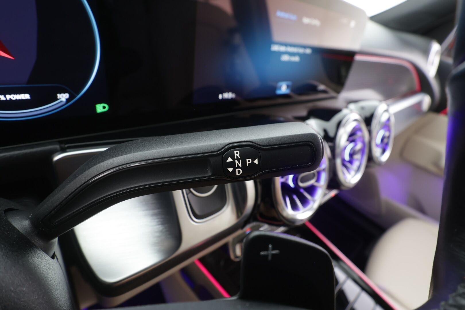Mercedes-Benz EQB 2023 300 4MATIC Business - | 7-paikkainen | DTR+Q | ILP | Sporttinahat muistilla | Panorama | 360° | Ambient light | Widescreen | Keyless | 1-om suomiauto | Merkkihuollot | 