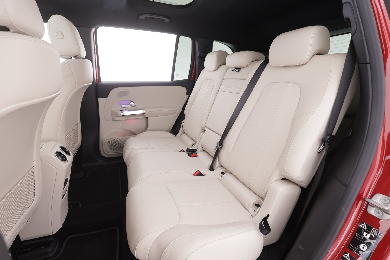 Mercedes-Benz EQB 2023 300 4MATIC Business - | 7-paikkainen | DTR+Q | ILP | Sporttinahat muistilla | Panorama | 360° | Ambient light | Widescreen | Keyless | 1-om suomiauto | Merkkihuollot | 