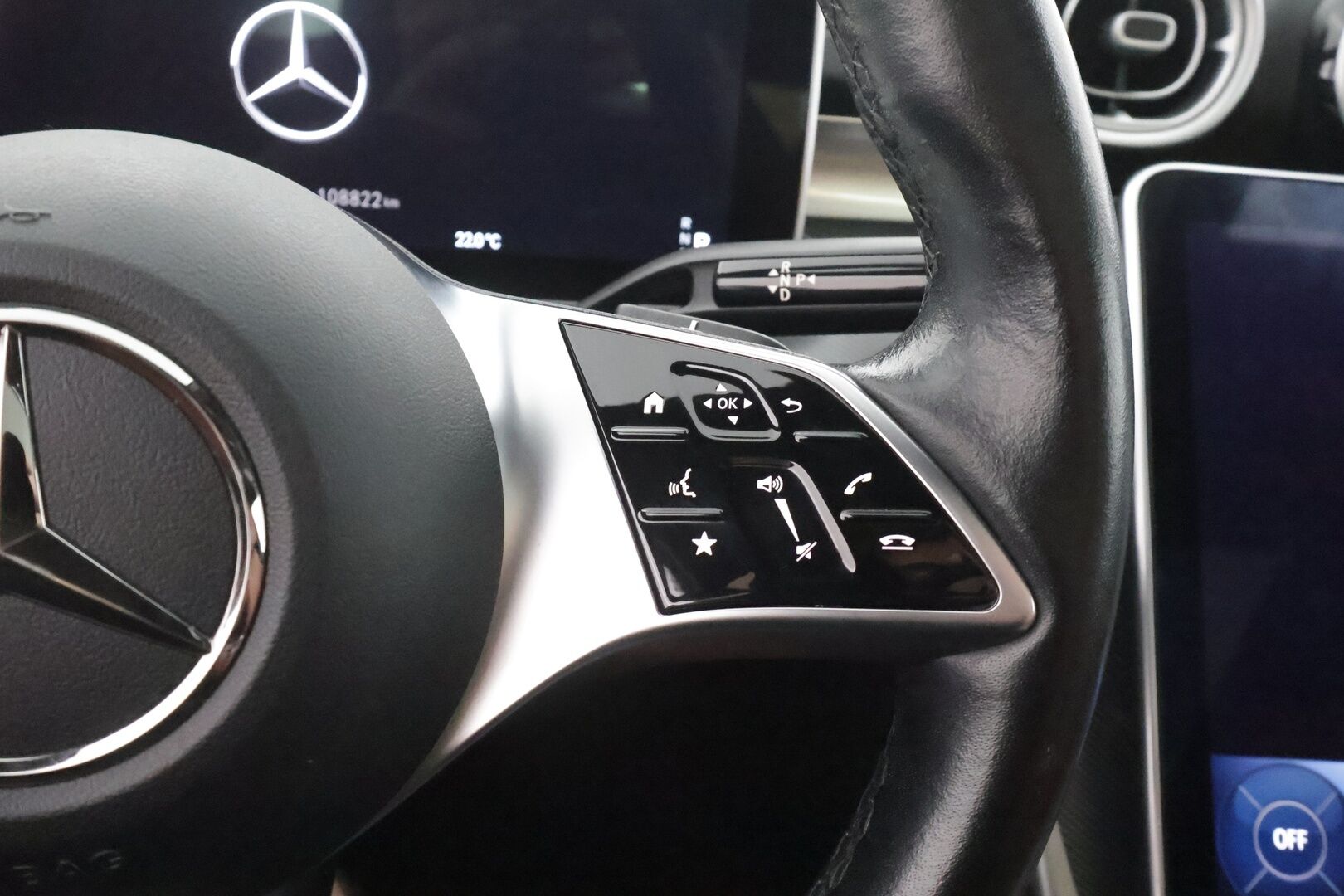 Mercedes-Benz C 2023 300 e A Business - | Distronic+ | P.kamera | Ruskeat nahat sähköillä | Panorama | P.Kamera | Keyless | Apple&Android | 1.Om Suomi-auto | Kahdet Renkaat 
