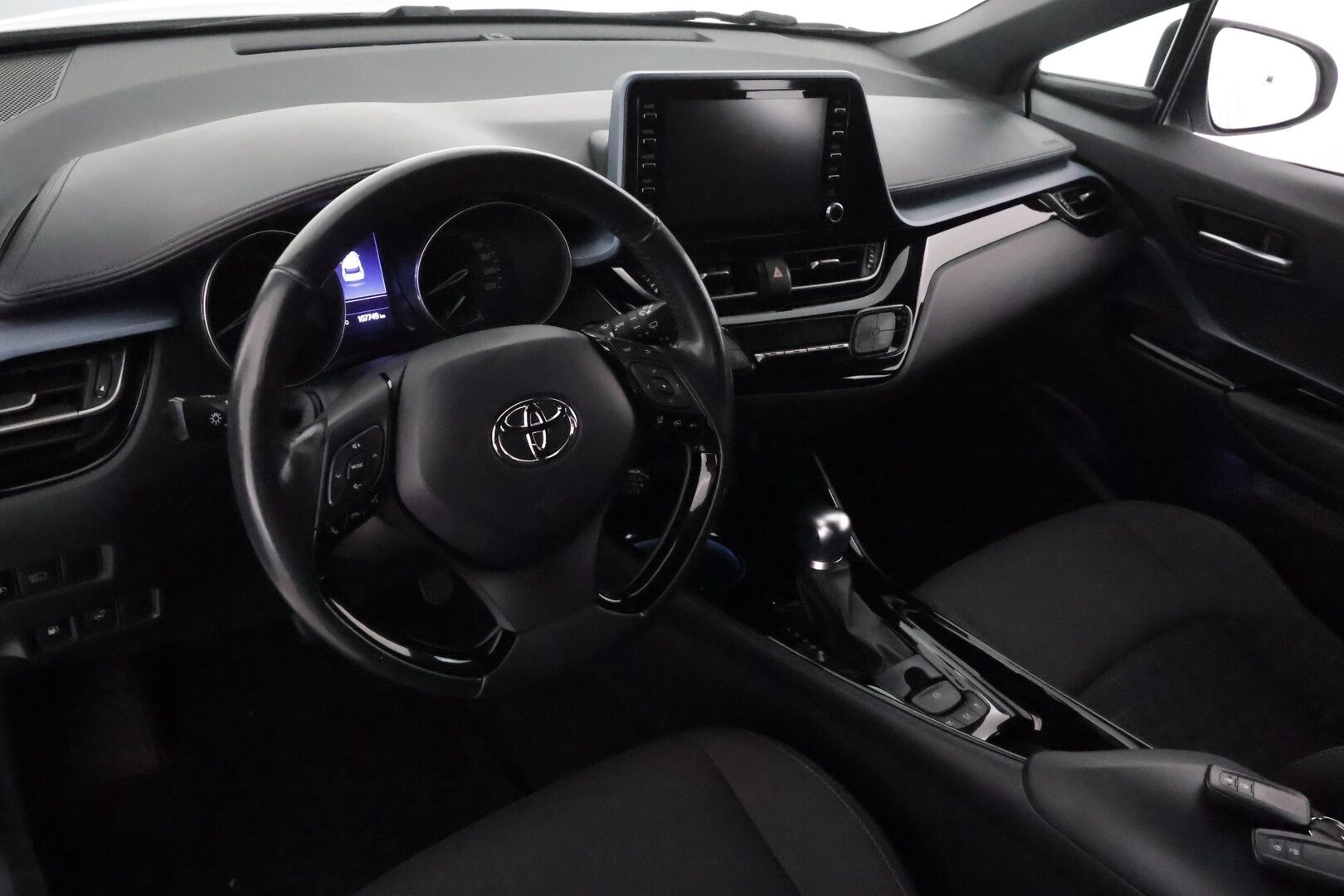 TOYOTA C-HR 2021 1,8 Hybrid Intense **Adapt.Vakkari / LED-valot / P.kamera / Kaistavahti / Apple&Android / Keyless** - Kahdet Renkaat