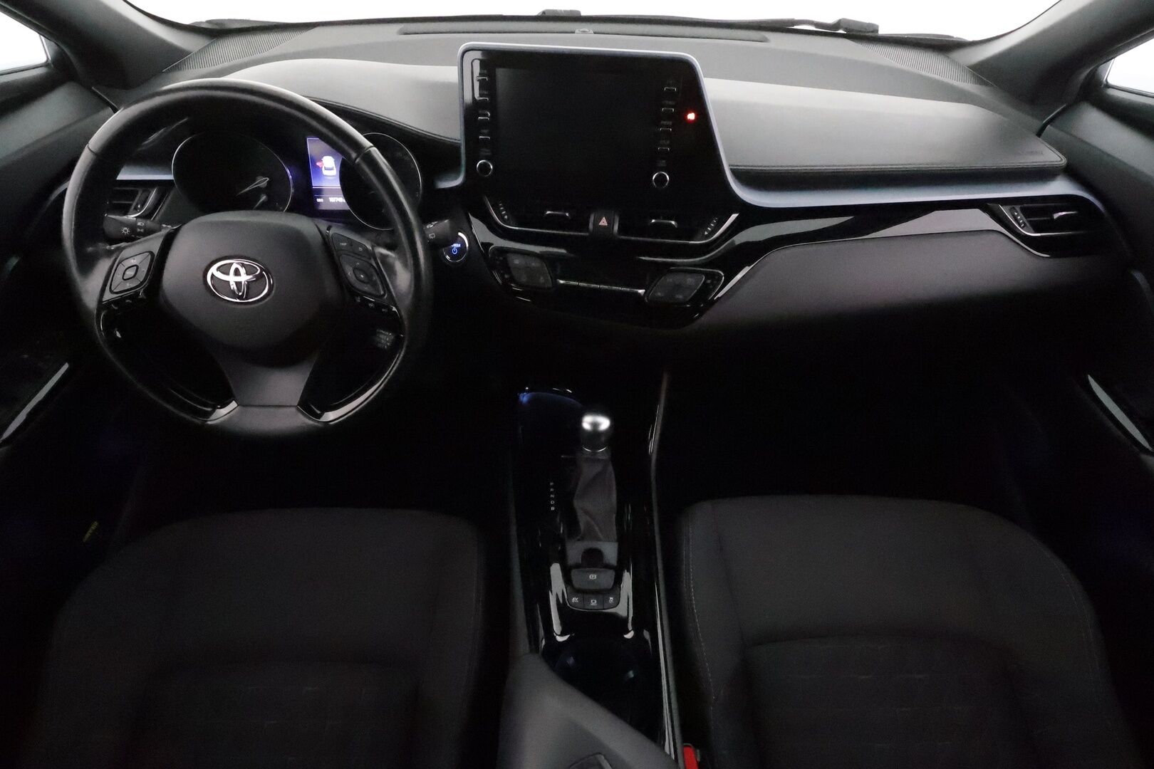 TOYOTA C-HR 2021 1,8 Hybrid Intense **Adapt.Vakkari / LED-valot / P.kamera / Kaistavahti / Apple&Android / Keyless** - Kahdet Renkaat