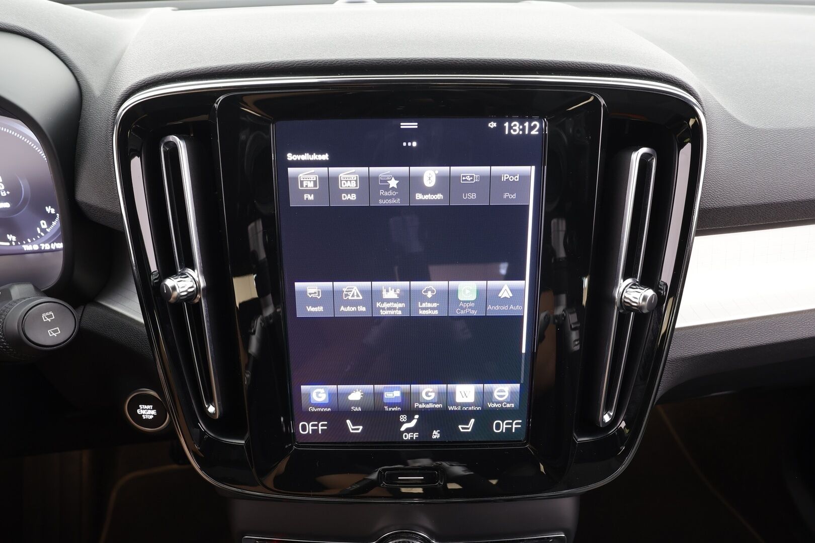 Volvo XC40 2024 T4 TwE Plus Dark aut - | ACC | Muistipenkki | Sporttipenkit sähköllä | P.kamera | PIlot Assist | Keyless | Lämm. tuulilasi | Apple & Android | 1-om suomiauto | Merkkihuollot |