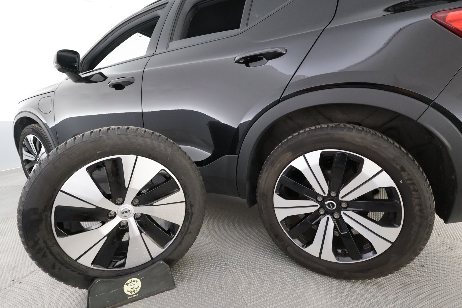 Volvo XC40 2024 T4 TwE Plus Dark aut - | ACC | Muistipenkki | Sporttipenkit sähköllä | P.kamera | PIlot Assist | Keyless | Lämm. tuulilasi | Apple & Android | 1-om suomiauto | Merkkihuollot |
