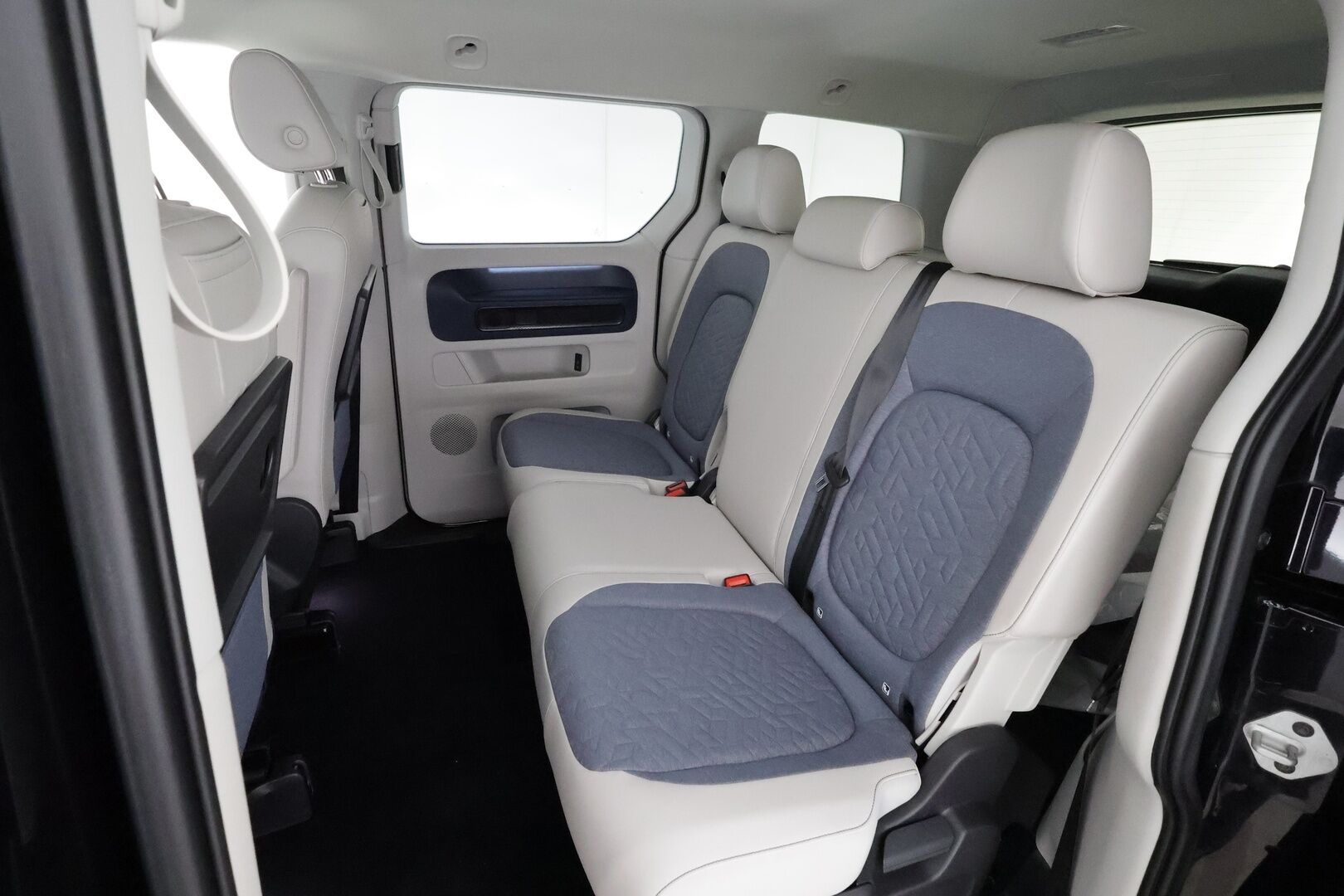 Volkswagen ID. Buzz 2023 150kW PRO Edition 77 kWh * ACC / LED / 360 / Hierovat Muistipenkit / Keyless / Navi * - Akku kuntotarkastettu / Suomi-auto / 2x vanteet / Koti & Kauppalaturi - HULLUT AVAJAISHULINAT KORKOTARJOUS 3,29 %