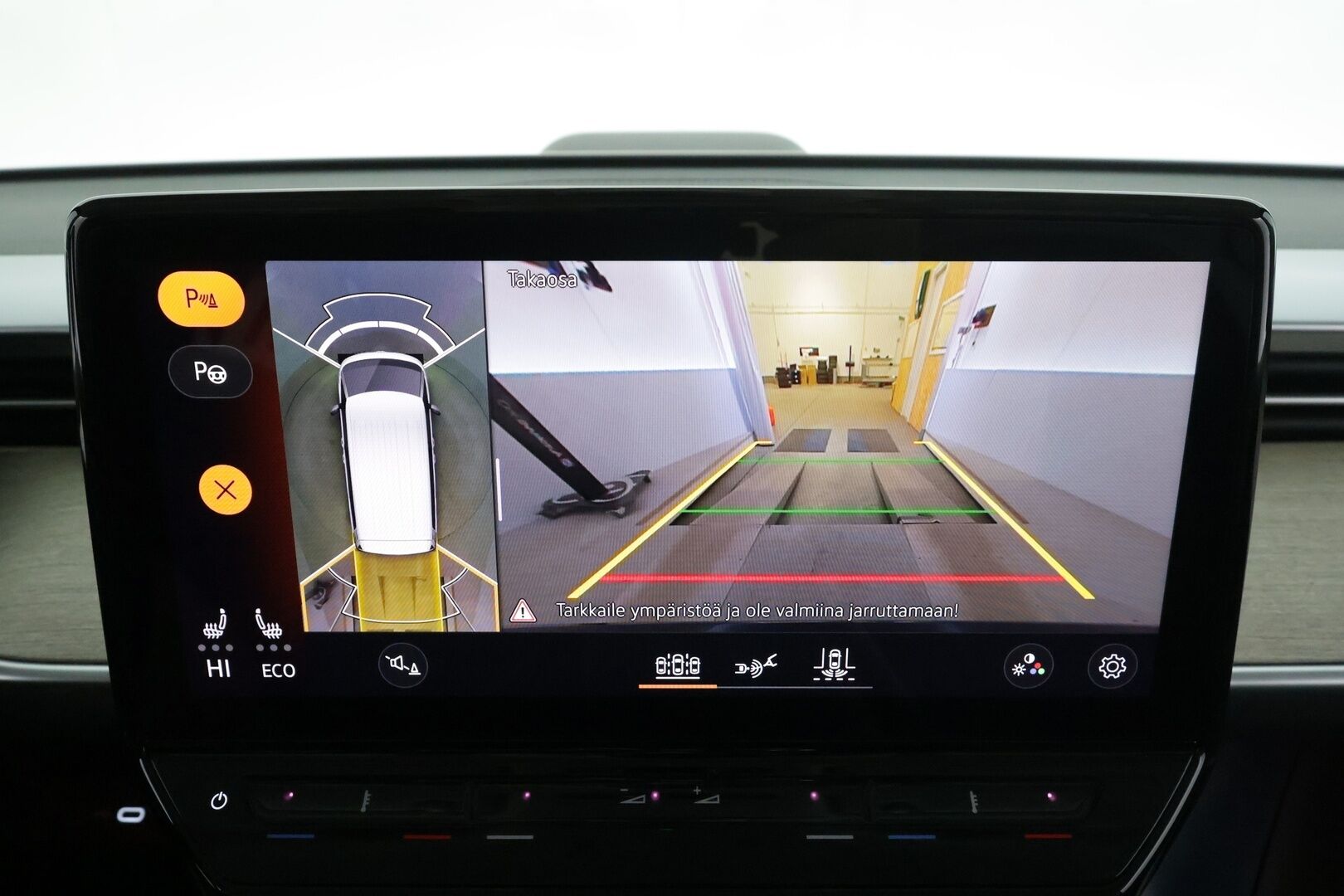 Volkswagen ID. Buzz 2023 150kW PRO Edition 77 kWh * ACC / LED / 360 / Hierovat Muistipenkit / Keyless / Navi * - Akku kuntotarkastettu / Suomi-auto / 2x vanteet / Koti & Kauppalaturi - HULLUT AVAJAISHULINAT KORKOTARJOUS 3,29 %