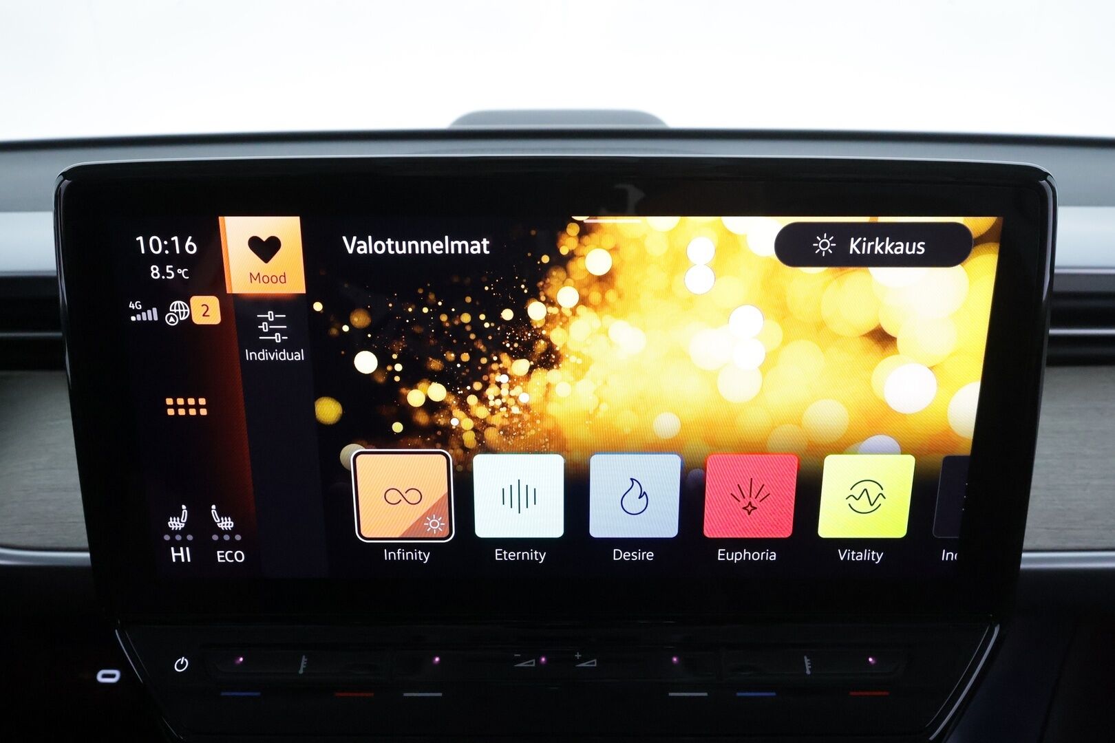 Volkswagen ID. Buzz 2023 150kW PRO Edition 77 kWh * ACC / LED / 360 / Hierovat Muistipenkit / Keyless / Navi * - Akku kuntotarkastettu / Suomi-auto / 2x vanteet / Koti & Kauppalaturi - HULLUT AVAJAISHULINAT KORKOTARJOUS 3,29 %