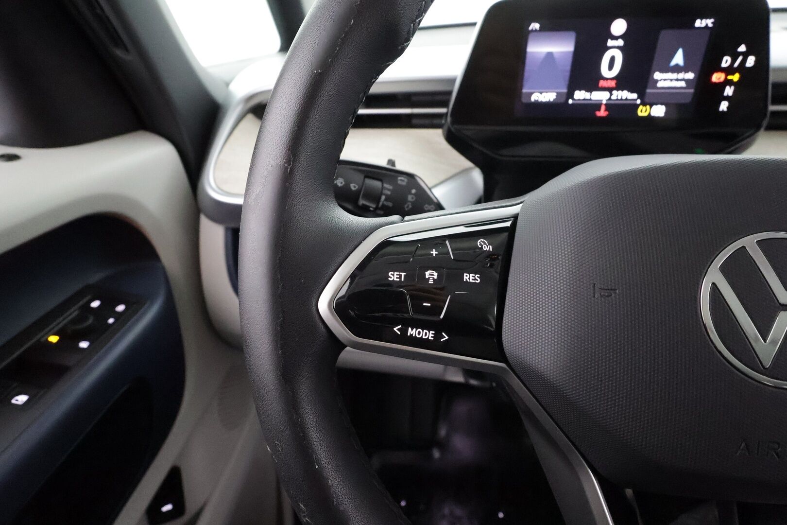 Volkswagen ID. Buzz 2023 150kW PRO Edition 77 kWh * ACC / LED / 360 / Hierovat Muistipenkit / Keyless / Navi * - Akku kuntotarkastettu / Suomi-auto / 2x vanteet / Koti & Kauppalaturi