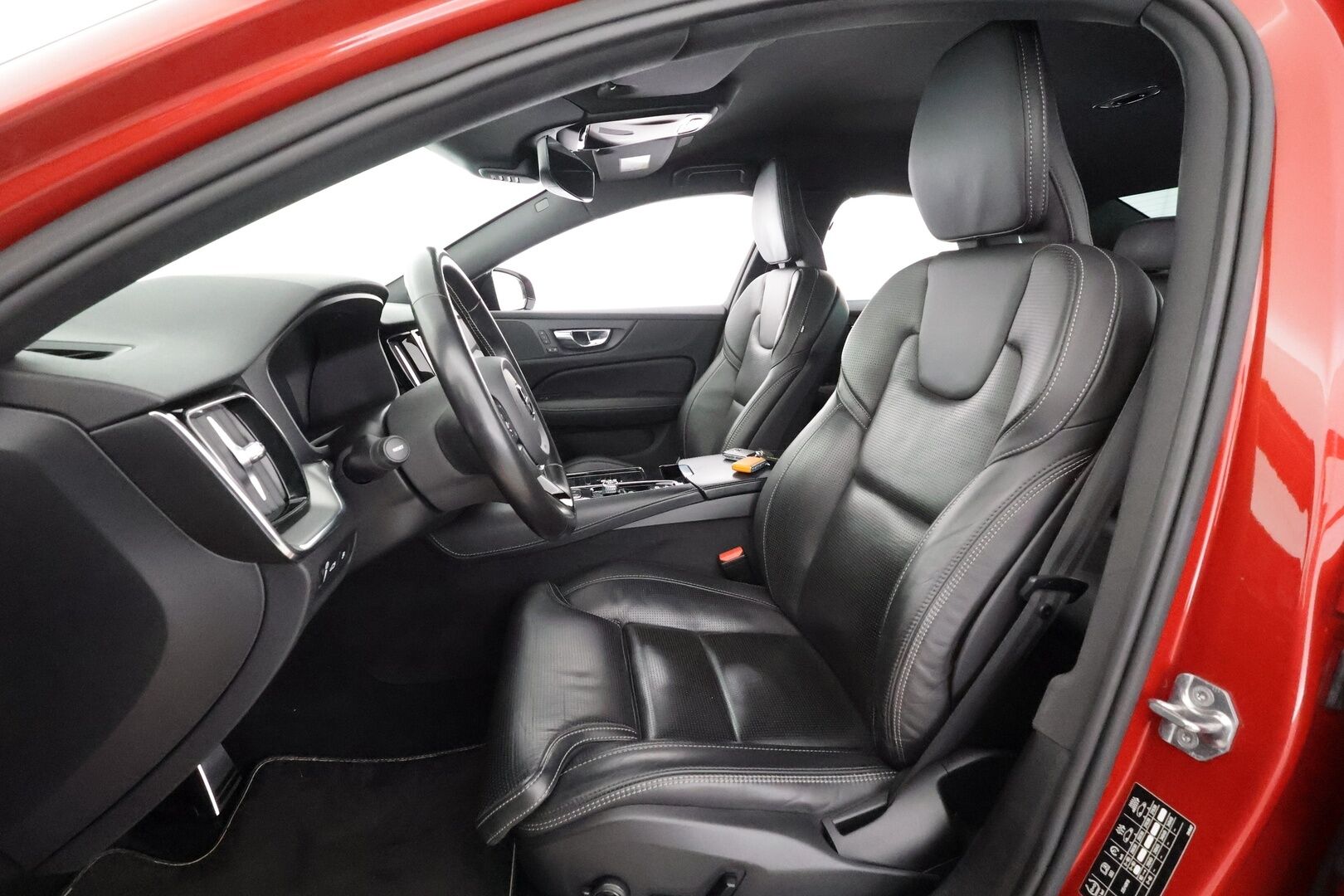Volvo S60 2021 T8 TwE AWD Business R-Design aut - | ACC | Webasto | Koukku | Muistipenkit | Full-LED | P.Kamera | Ilmastoidut Sporttinahat | Keyless | Apple&Android | Kahdet Renkaat |