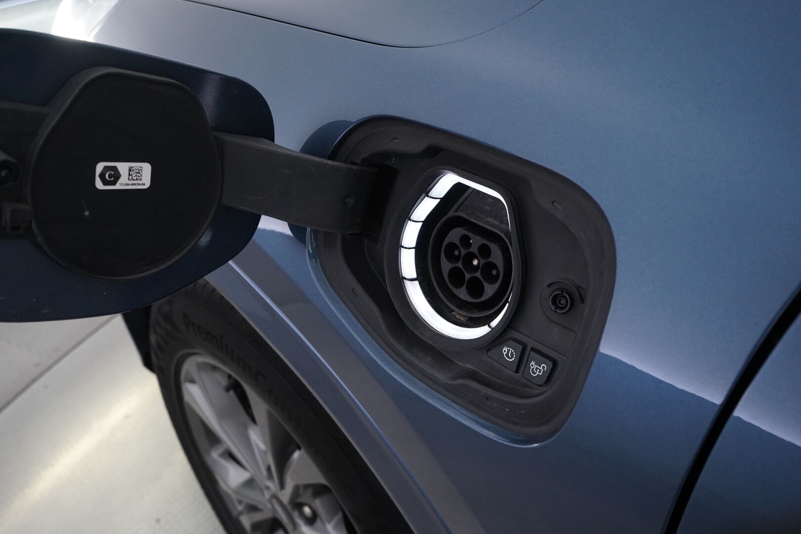 Ford Kuga 2021 2.5 PHEV 225hv CVT FWD ST-Line *ACC / B&O / Koukku / Kamera / BLIS / Keyless / S.kontti / Ratinlämmitin* - *KATSO MIHIN HINTAAN* Kahdet Vanteet / Merkkihuollettu / Katsastus 3/27