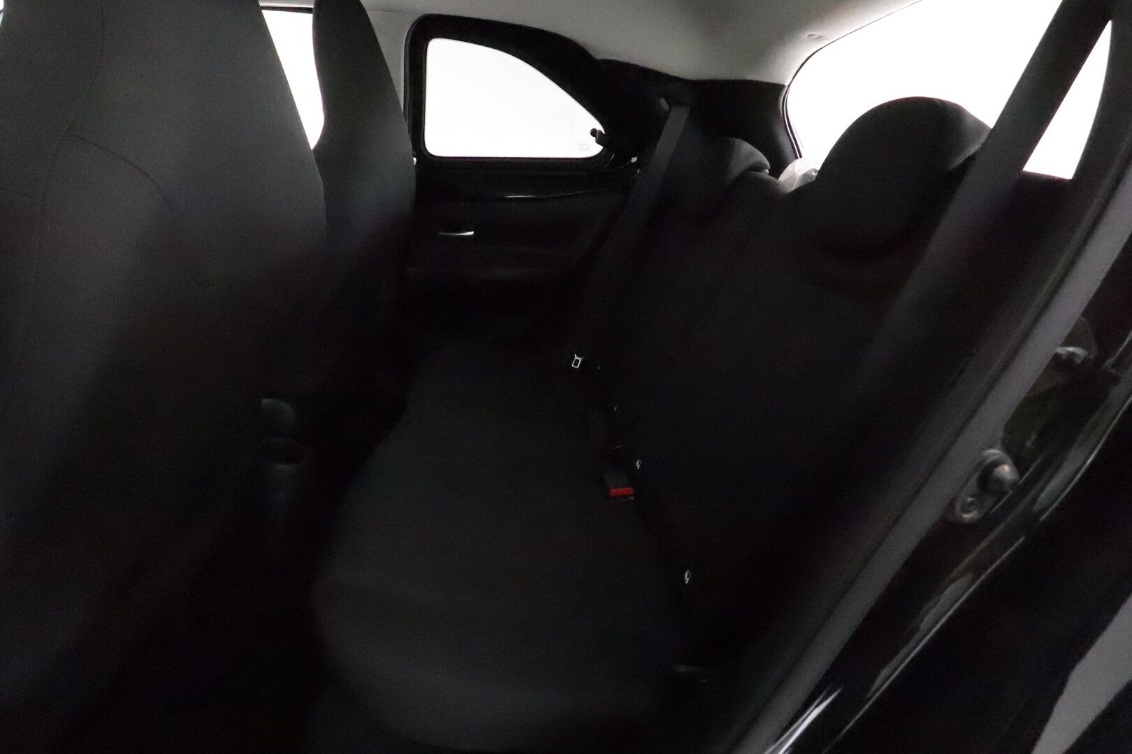 Toyota Aygo X 2023 1,0 VVT-i Play Edition Multidrive S *ACC / P.kamera / LED / Apple&Android* - Suomi-auto / Kahdet renkaat aluvanteilla / Merkkihuollettu
