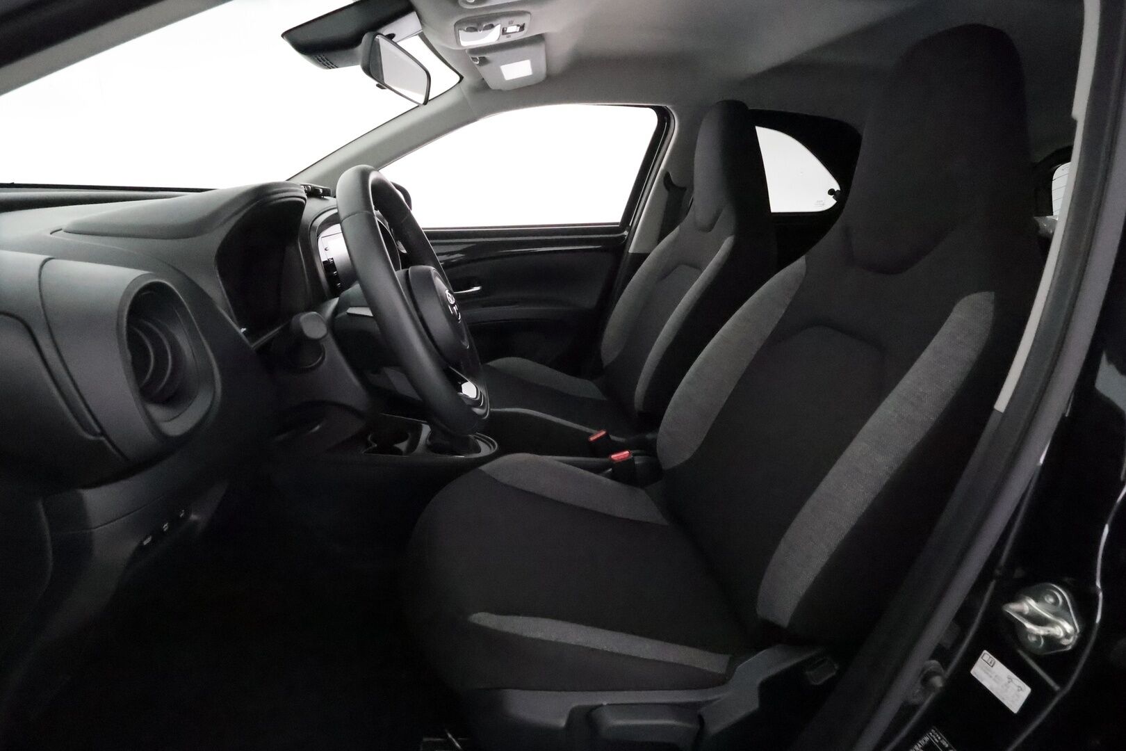 Toyota Aygo X 2023 1,0 VVT-i Play Edition Multidrive S *ACC / P.kamera / LED / Apple&Android* - Suomi-auto / Kahdet renkaat aluvanteilla / Merkkihuollettu