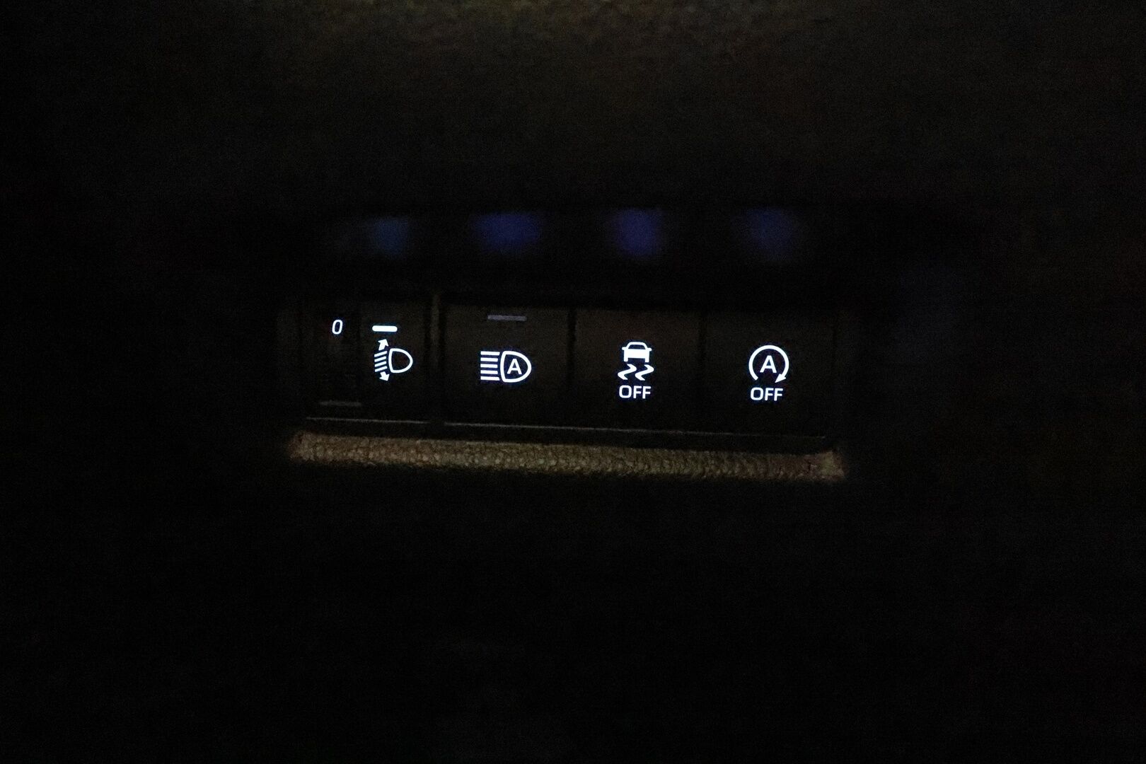 Toyota Aygo X 2023 1,0 VVT-i Play Edition Multidrive S *ACC / P.kamera / LED / Apple&Android* - Suomi-auto / Kahdet renkaat aluvanteilla / Merkkihuollettu