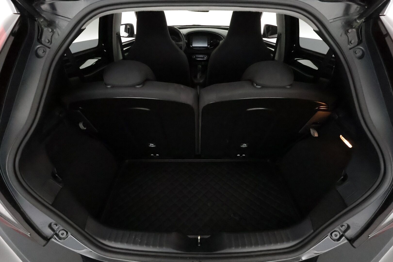 Toyota Aygo X 2023 1,0 VVT-i Play Edition Multidrive S *ACC / P.kamera / LED / Apple&Android* - Suomi-auto / Kahdet renkaat aluvanteilla / Merkkihuollettu