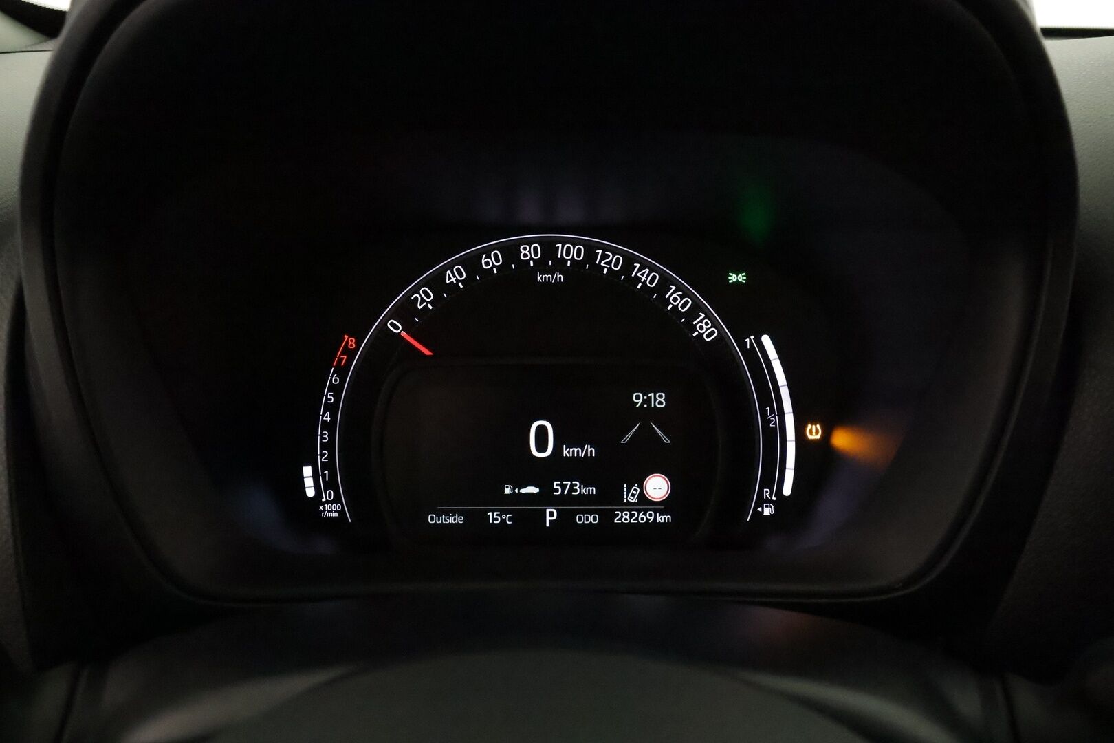 Toyota Aygo X 2023 1,0 VVT-i Play Edition Multidrive S *ACC / P.kamera / LED / Apple&Android* - Suomi-auto / Kahdet renkaat aluvanteilla / Merkkihuollettu