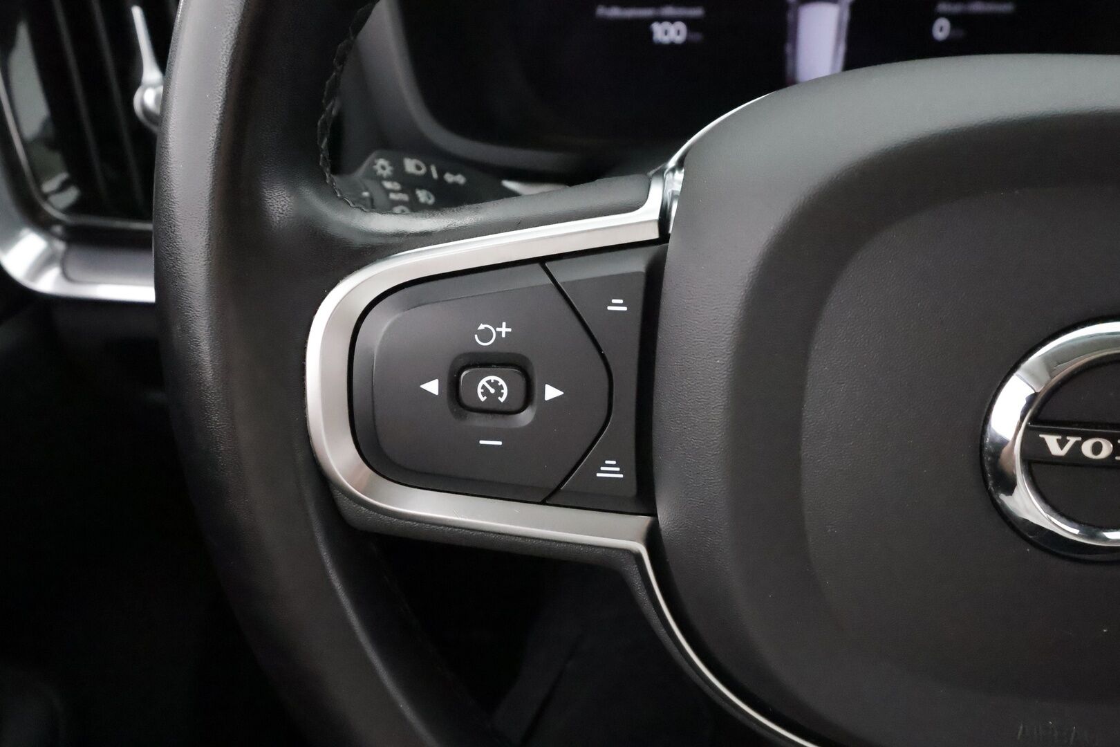 Volvo V60 2024 T6 AWD Long Range Core aut - | Koukku | ACC | LED | P.Tutka | Navi | Kaistavahti | Keyless | Digimittaristo | Facelift | 2x Latauskaapelit | 1-om Suomi-auto | Kahdet renkaat | Merkkihuollot |  