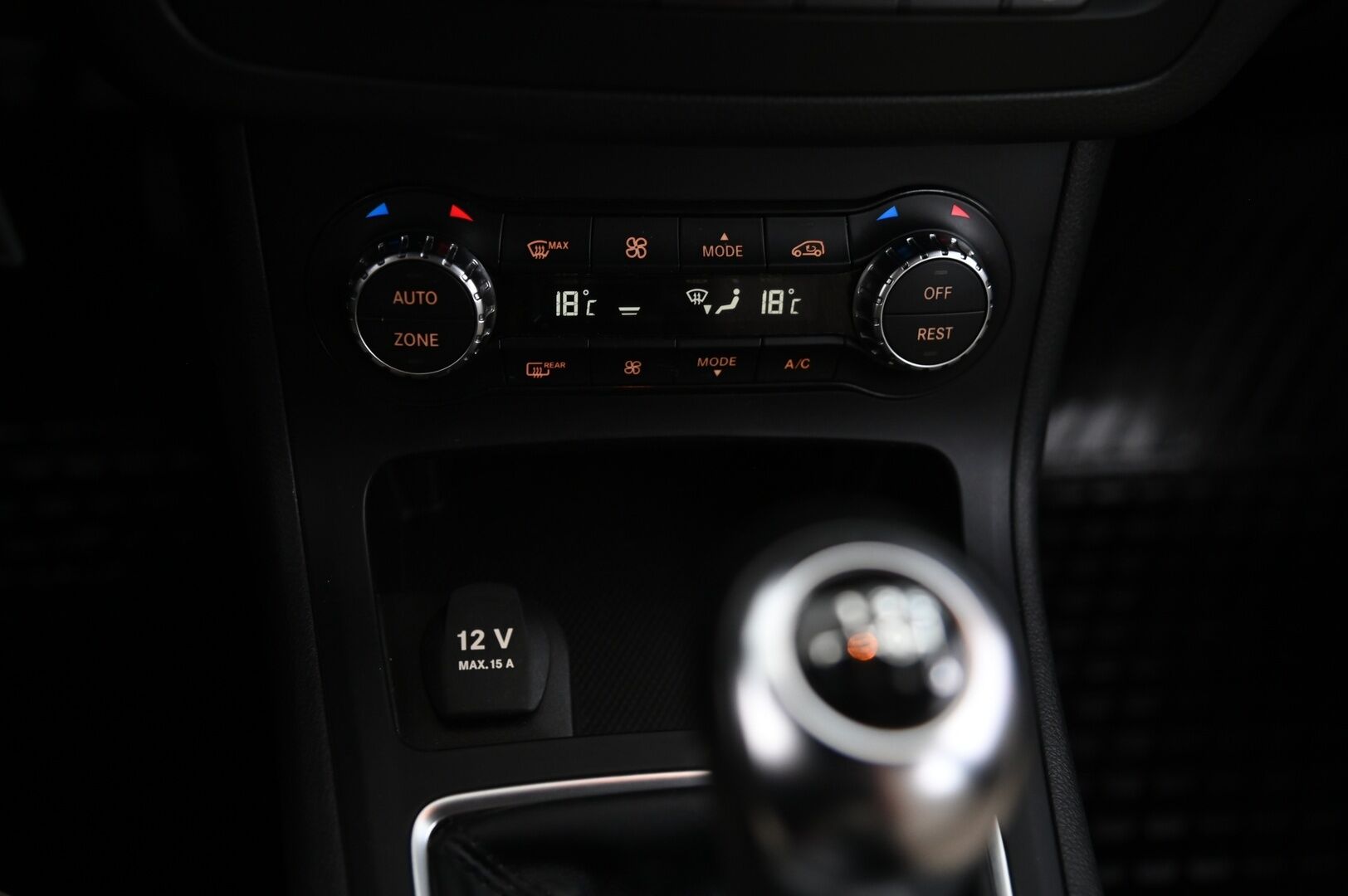 Mercedes-Benz B 2013 180 CDI A Business - Vakionopeudensäädin | Koukku | Lohkolämmitin + sisä | Nahkasisusta | 2x Renkaat & Vanteet | Musta Sisäkattoverhoilu | P-tutka | 