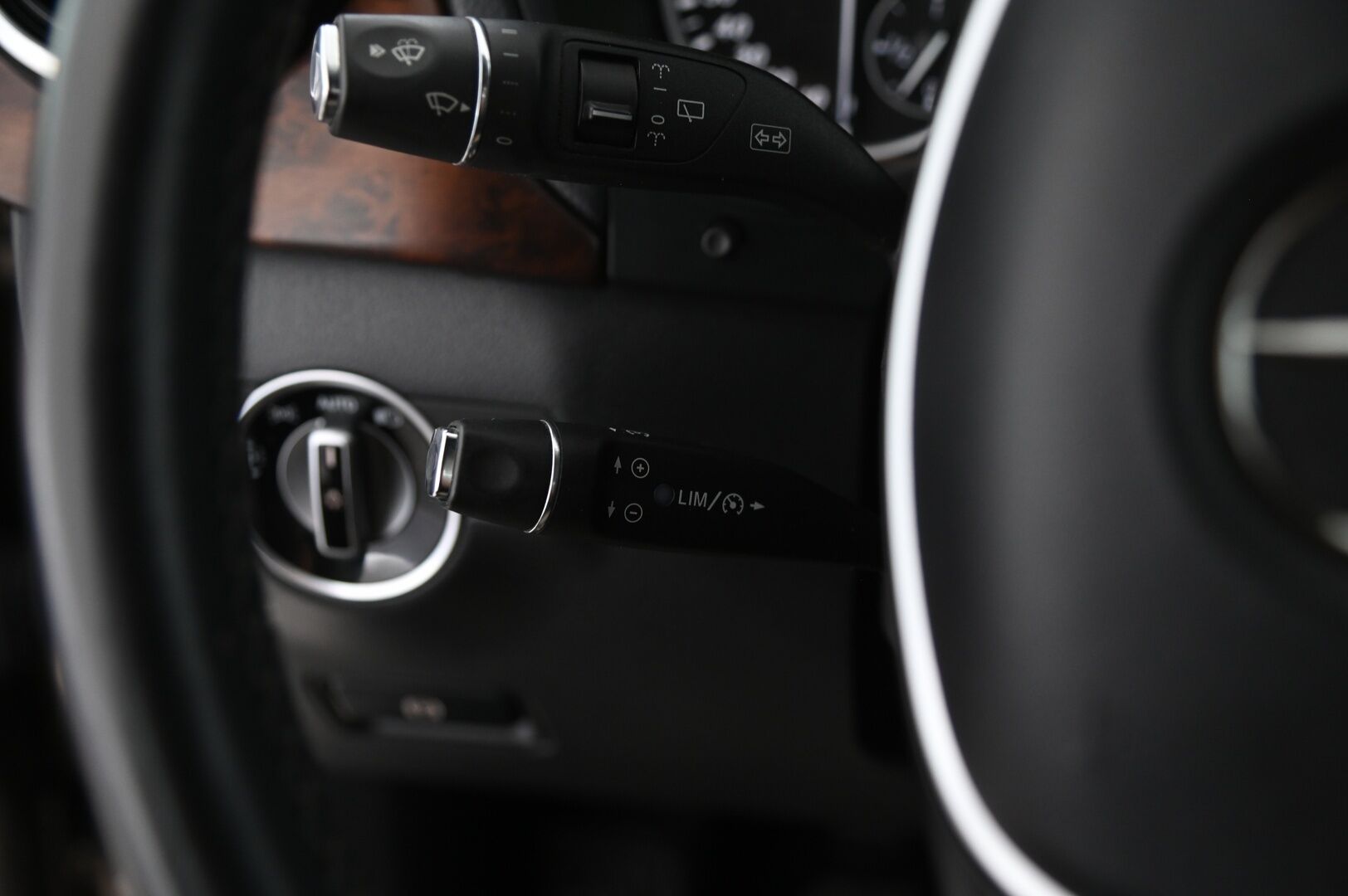 Mercedes-Benz B 2013 180 CDI A Business - Vakionopeudensäädin | Koukku | Lohkolämmitin + sisä | Nahkasisusta | 2x Renkaat & Vanteet | Musta Sisäkattoverhoilu | P-tutka | 