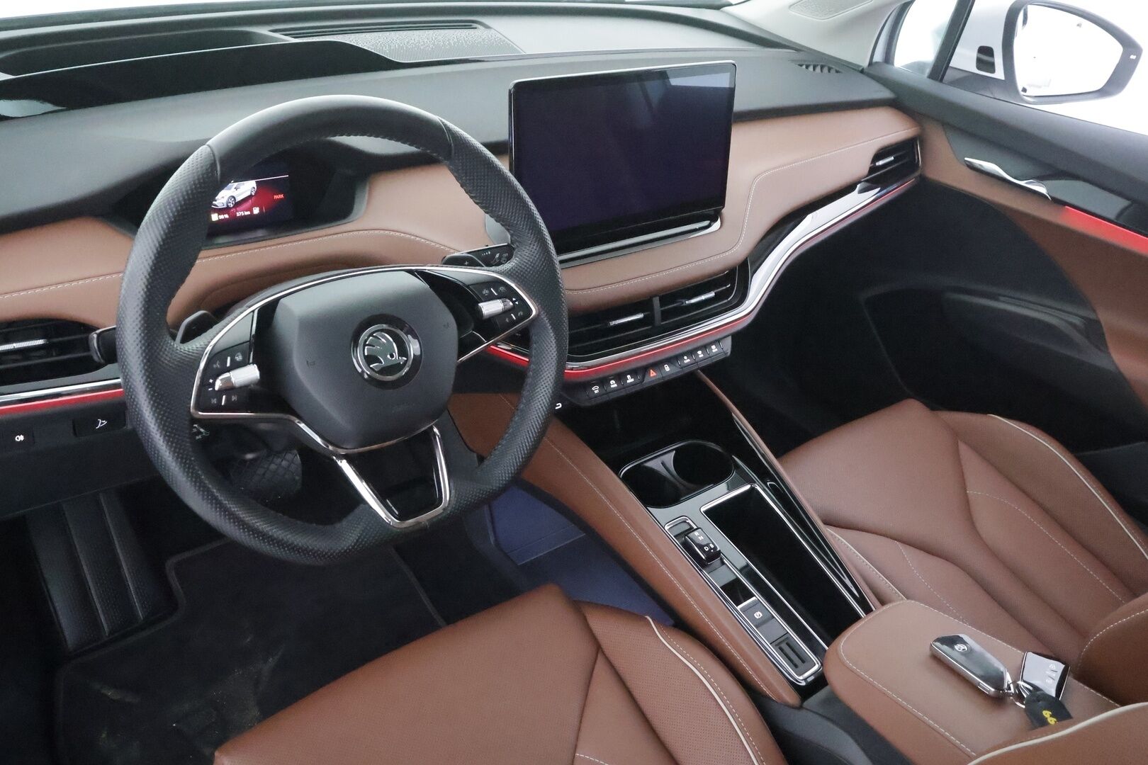 Skoda Enyaq 2023 Coupe 80x 4x4 Style iV - | ACC | ILP | Koukku | Skoda crystal Matrix-LED | Lasikatto | HUD | Canton | Muistipenkit | 360-Kamera | Nahat | Keyless | Suomi-auto | Kahdet Renkaat |