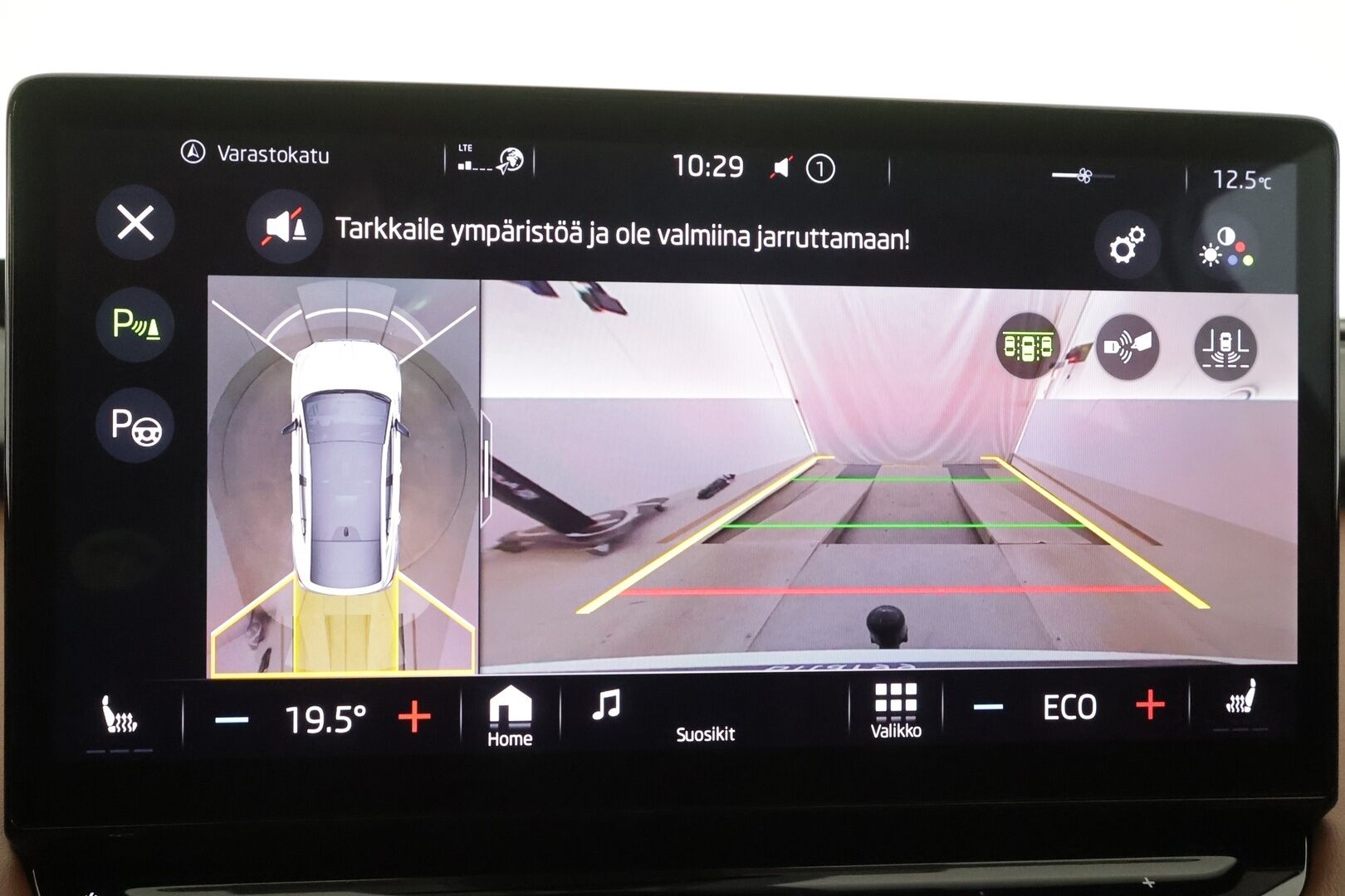Skoda Enyaq 2023 Coupe 80x 4x4 Style iV - | ACC | ILP | Koukku | Skoda crystal Matrix-LED | Lasikatto | HUD | Canton | Muistipenkit | 360-Kamera | Nahat | Keyless | Suomi-auto | Kahdet Renkaat |