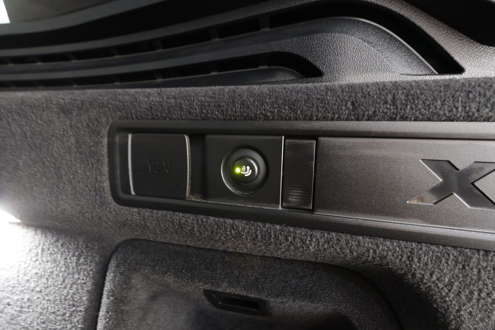 BMW X5 2024 G05 xDrive50e A Charged Edition M Sport * HUD / Panorama / H&K / Koukku / Ilma-alusta / Adapt.LED / 360° / Muistipenkki * - Comfort Access / Facelift / Vakkari / Suomi-auto / Kahdet renkaat aluvanteilla / Huippuvarusteet - HULLUT AVAJAISHULINAT KORKOTARJOUS 3,29 %