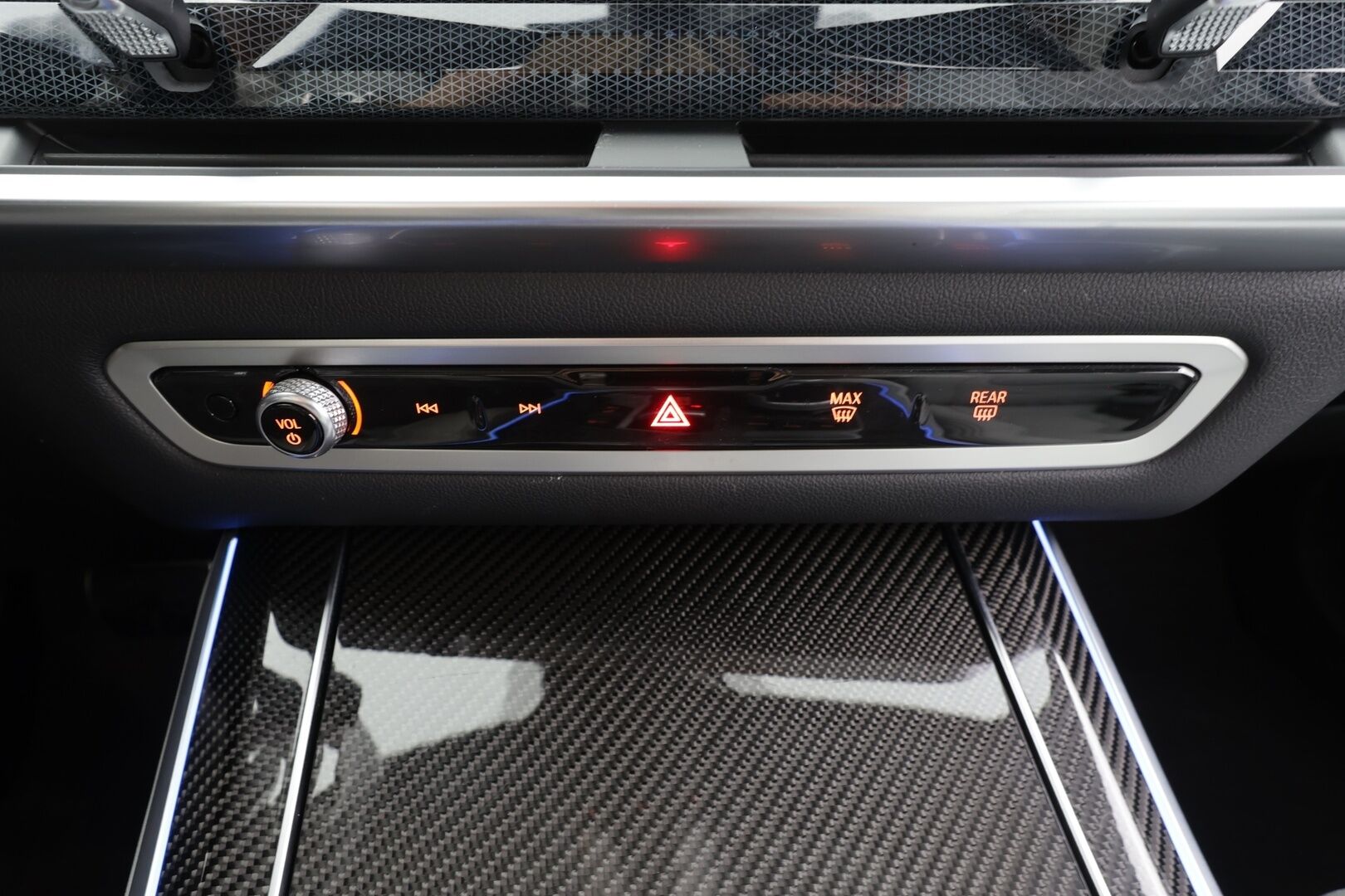 BMW X5 2024 G05 xDrive50e A Charged Edition M Sport * HUD / Panorama / H&K / Koukku / Ilma-alusta / Adapt.LED / 360° / Muistipenkki * - Comfort Access / Facelift / Vakkari / Suomi-auto / Kahdet renkaat aluvanteilla / Huippuvarusteet - HULLUT AVAJAISHULINAT KORKOTARJOUS 3,29 %