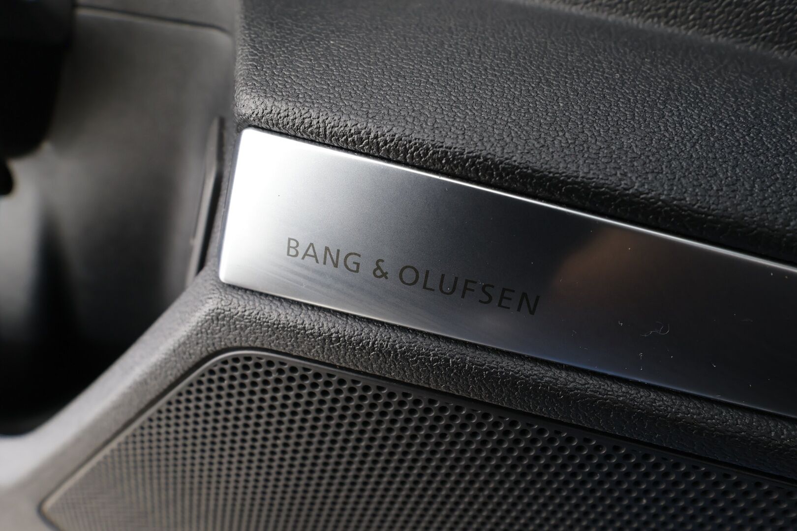 Audi A3 2021 Sportback Business S line 45 TFSI e 180kW S tronic * Bang&Olufsen / HUD / Navi / Sporttipenkit / KeylessGo / Vakkari - Akku kuntotarkastettu! / Kahdet renkaat aluvanteilla / S Line / Juuri tullut Tampereelle! - HULLUT JOULUT KORKOTARJOUS 2,49% 