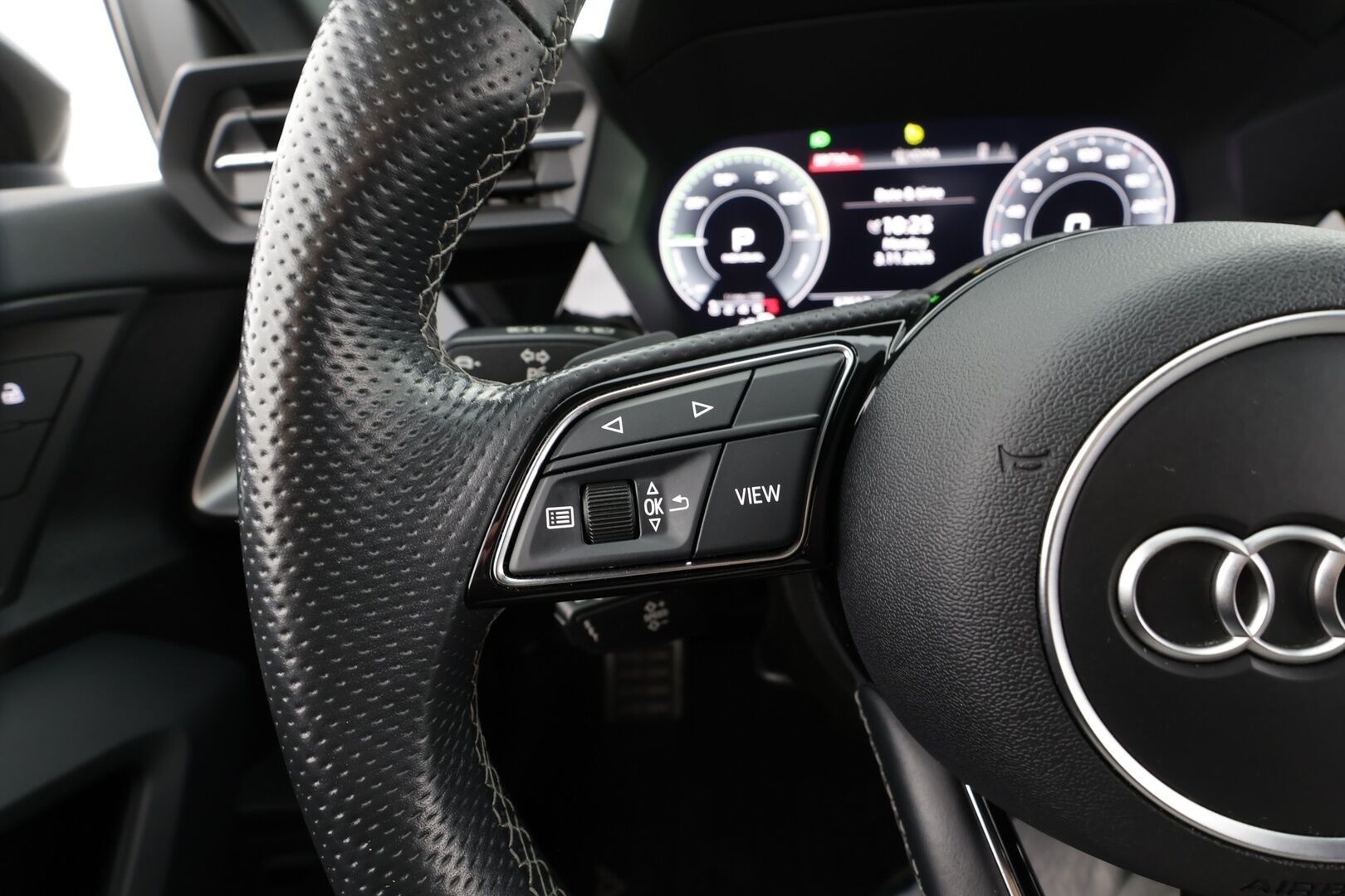 Audi A3 2021 Sportback Business S line 45 TFSI e 180kW S tronic * Bang&Olufsen / HUD / Navi / Sporttipenkit / KeylessGo / Vakkari - Akku kuntotarkastettu! / Kahdet renkaat aluvanteilla / S Line / Juuri tullut Tampereelle! - HULLUT JOULUT KORKOTARJOUS 2,49% 