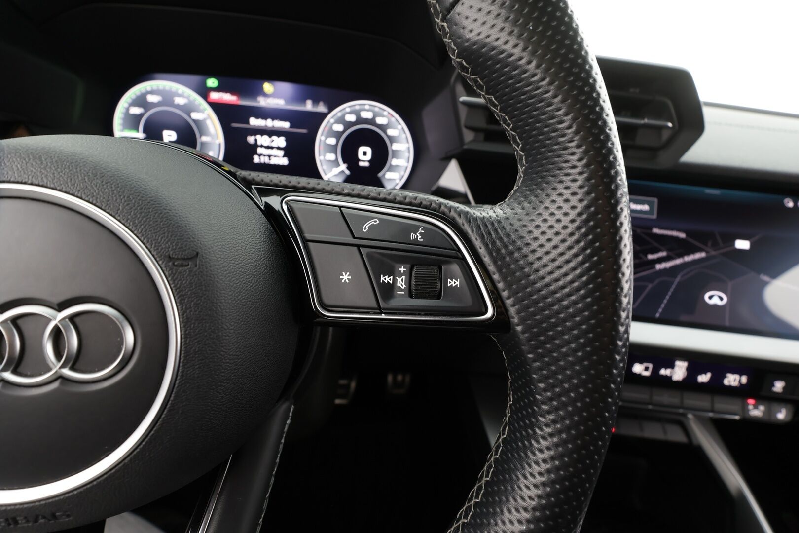 Audi A3 2021 Sportback Business S line 45 TFSI e 180kW S tronic * Bang&Olufsen / HUD / Navi / Sporttipenkit / KeylessGo / Vakkari - Akku kuntotarkastettu! / Kahdet renkaat aluvanteilla / S Line / Juuri tullut Tampereelle! - HULLUT JOULUT KORKOTARJOUS 2,49% 