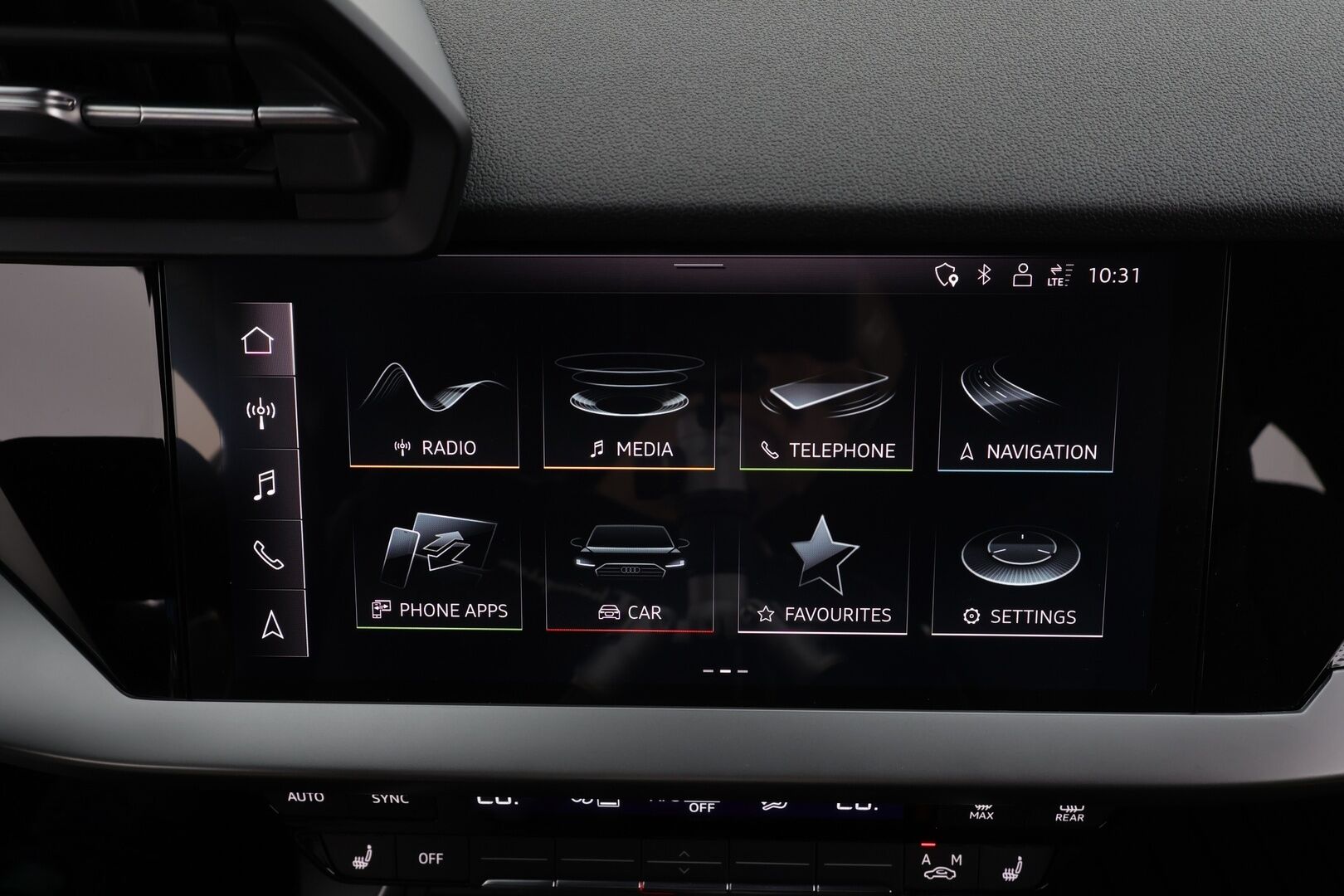 Audi A3 2021 Sportback Business S line 45 TFSI e 180kW S tronic * Bang&Olufsen / HUD / Navi / Sporttipenkit / KeylessGo / Vakkari - Akku kuntotarkastettu! / Kahdet renkaat aluvanteilla / S Line / Juuri tullut Tampereelle! - HULLUT JOULUT KORKOTARJOUS 2,49% 