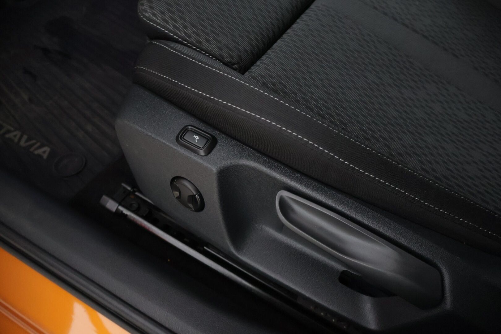 Skoda Octavia 2023 1.5 TSI G-TEC Style Nordic Edition aut ** 1-om. Suomiauto / Webasto / ACC / Lämmitettävä tuulilasi / Matrix LED / Kamera ** - *Kattavilla varusteilla! / Merkkihuollettu / Kessy / 2x renkaat aluvanteilla *