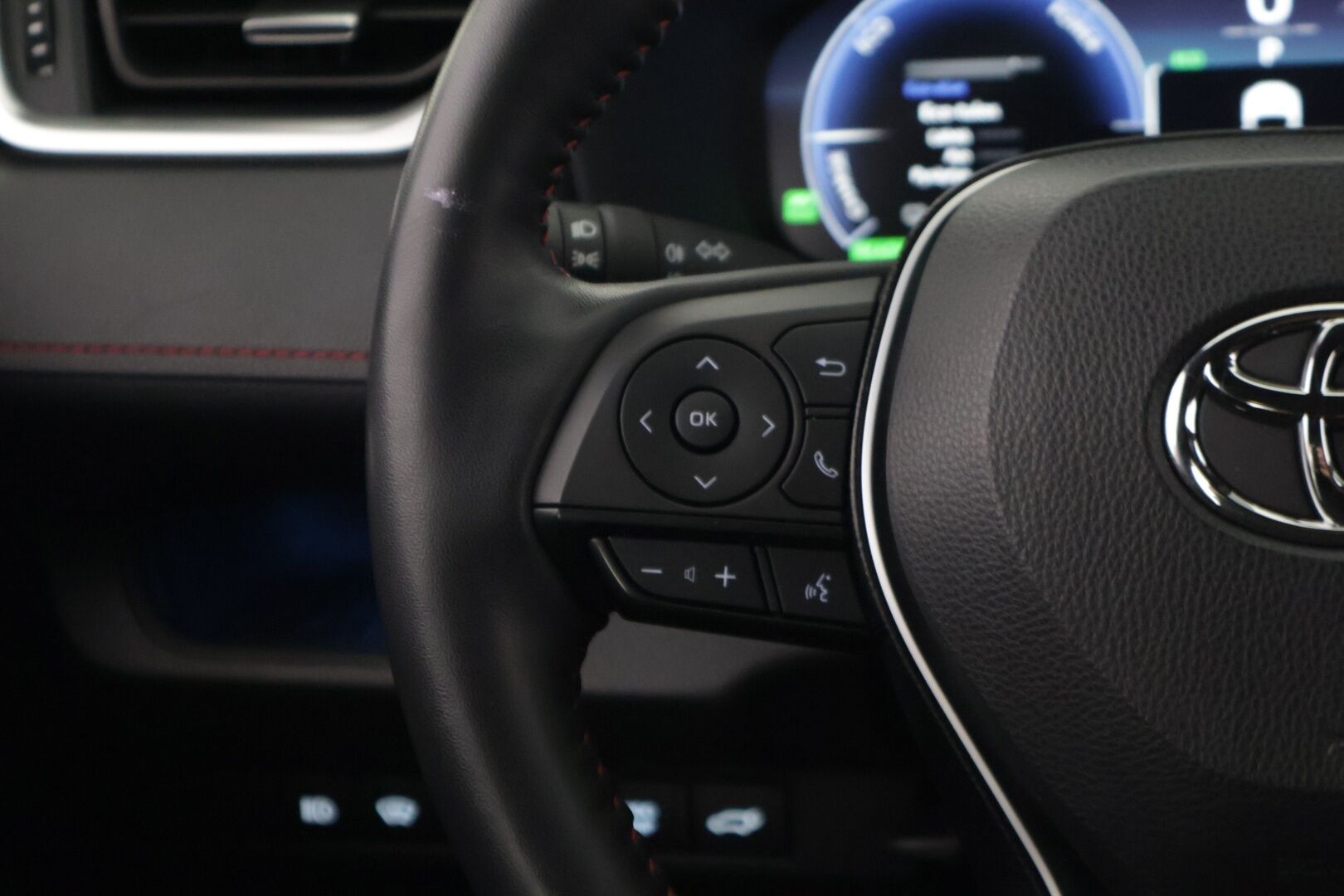 Toyota RAV4 Plug-in 2023 Hybrid 2,5 AWD-i Active Plus Edition *ACC / Ratinlämmitin / Koukku / Lasinlämmitin / Lohko+ sisä / P.kamera* - *Tyylikäs / Luotettava / Neliveto* - HULLUT VÄLIPÄIVÄT KORKOTARJOUS 2,49%