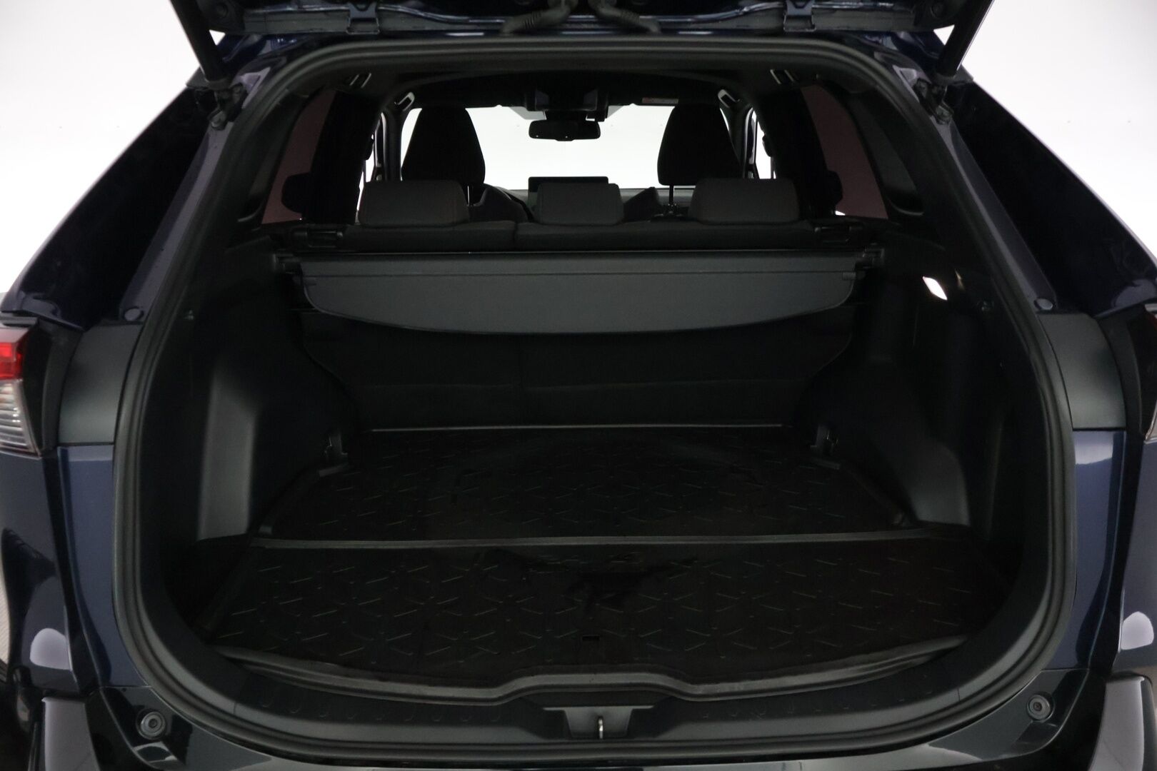 Toyota RAV4 Plug-in 2023 Hybrid 2,5 AWD-i Active Plus Edition *ACC / Ratinlämmitin / Koukku / Lasinlämmitin / Lohko+ sisä / P.kamera* - *Tyylikäs / Luotettava / Neliveto* - HULLUT VÄLIPÄIVÄT KORKOTARJOUS 2,49%