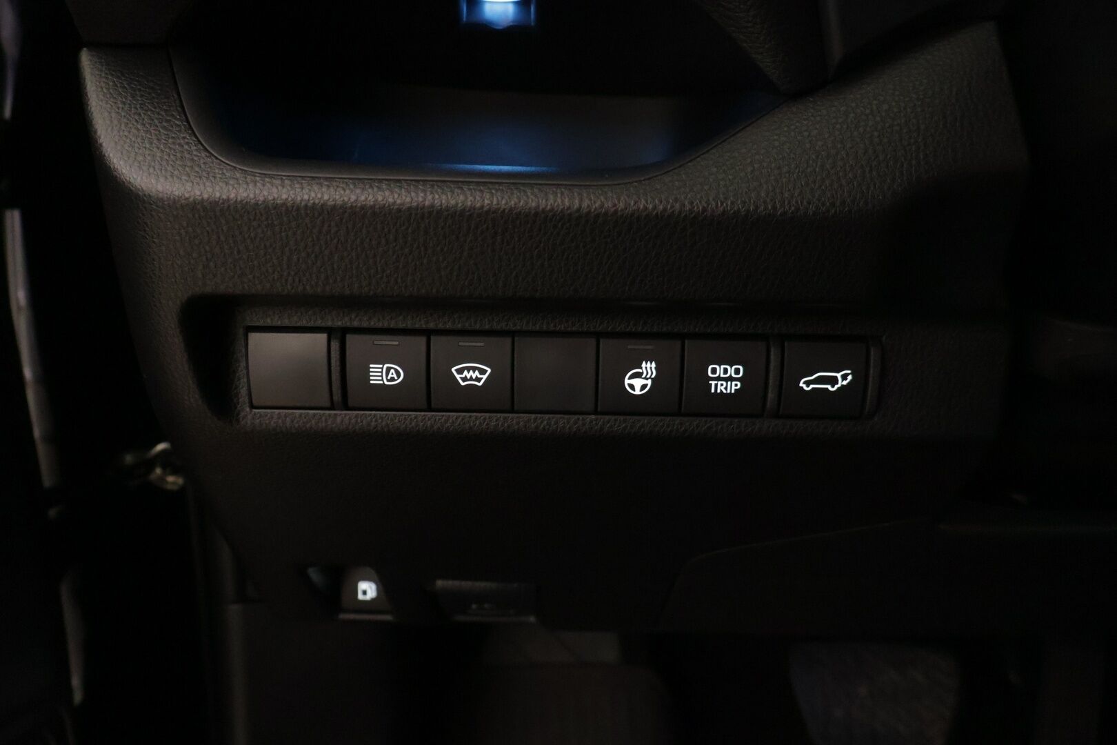 Toyota RAV4 Plug-in 2023 Hybrid 2,5 AWD-i Active Plus Edition *ACC / Ratinlämmitin / Koukku / Lasinlämmitin / Lohko+ sisä / P.kamera* - *Tyylikäs / Luotettava / Neliveto* - HULLUT VÄLIPÄIVÄT KORKOTARJOUS 2,49%