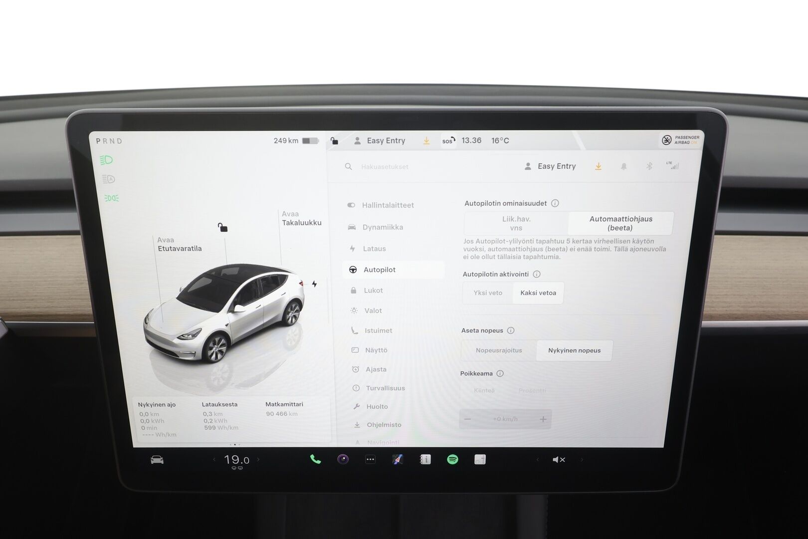Tesla Model Y 2023 Long Range - | ACC | Koukku | ILP | Ryzen | Matrix | Lasikatto | Premium Audio | Sähkönahat | Muistipenkki | 1-om suomiauto | 2x renkaat aluin | ALV |