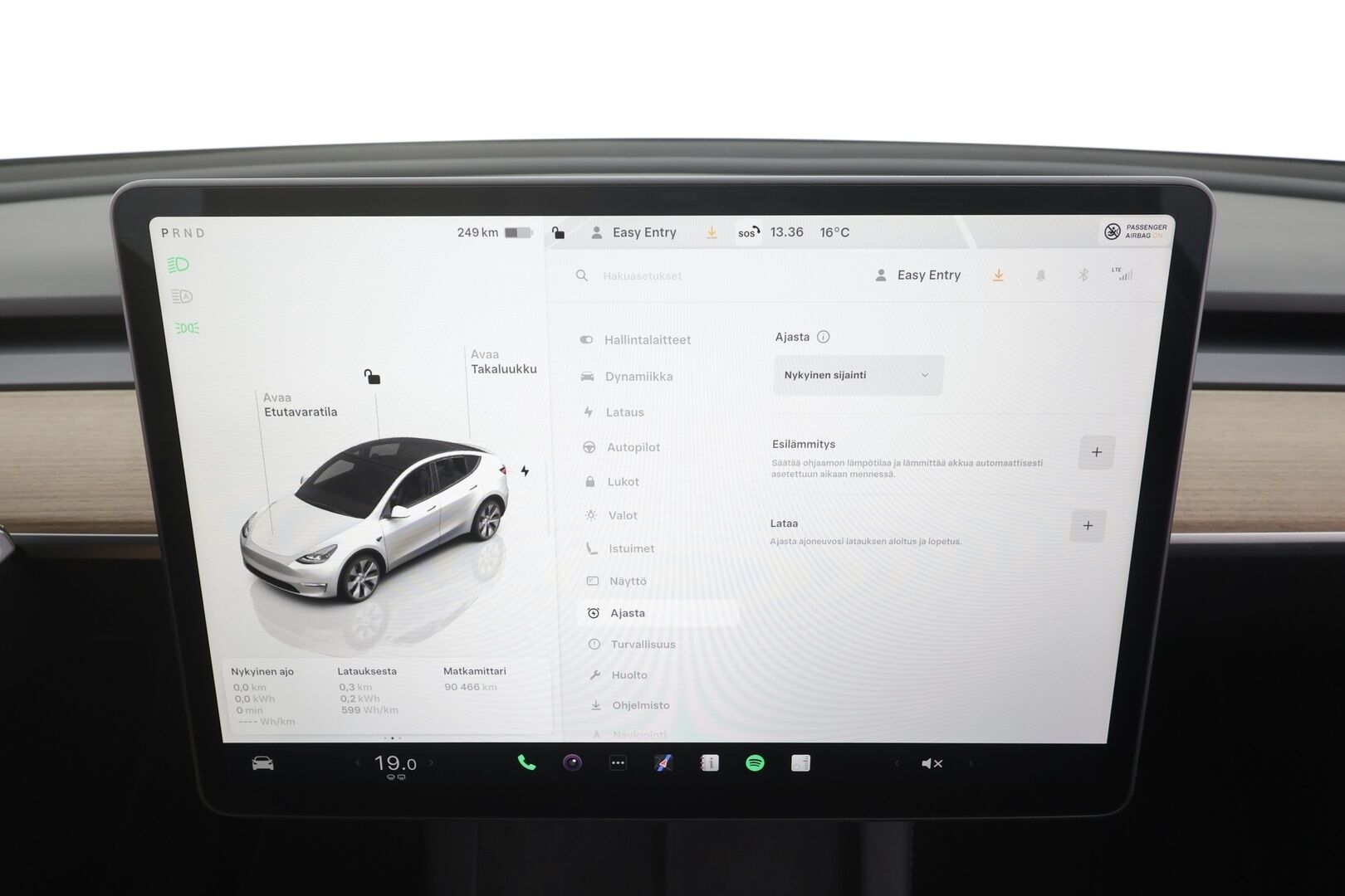 Tesla Model Y 2023 Long Range - | ACC | Koukku | ILP | Ryzen | Matrix | Lasikatto | Premium Audio | Sähkönahat | Muistipenkki | 1-om suomiauto | 2x renkaat aluin | ALV |