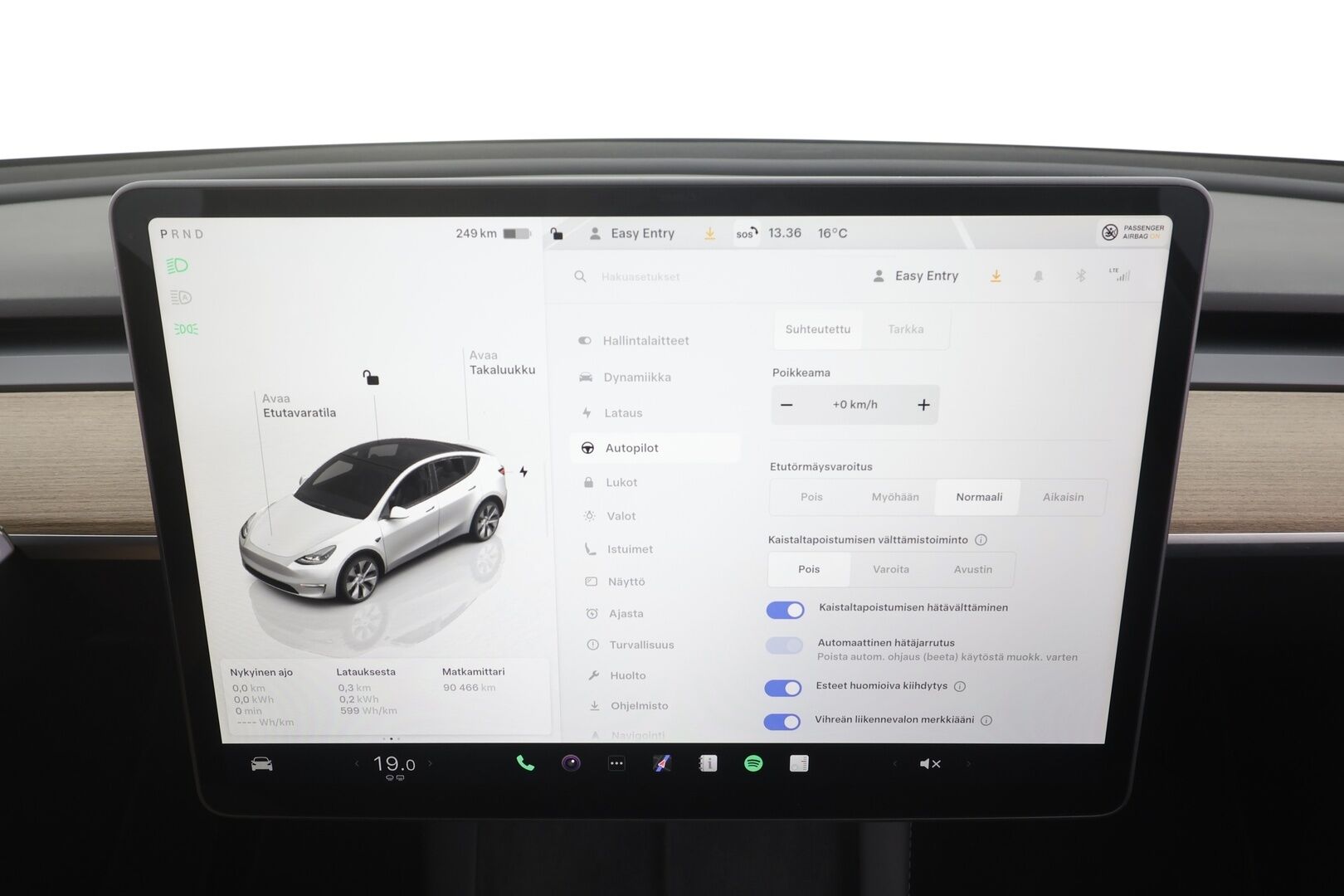 Tesla Model Y 2023 Long Range - | ACC | Koukku | ILP | Ryzen | Matrix | Lasikatto | Premium Audio | Sähkönahat | Muistipenkki | 1-om suomiauto | 2x renkaat aluin | ALV |