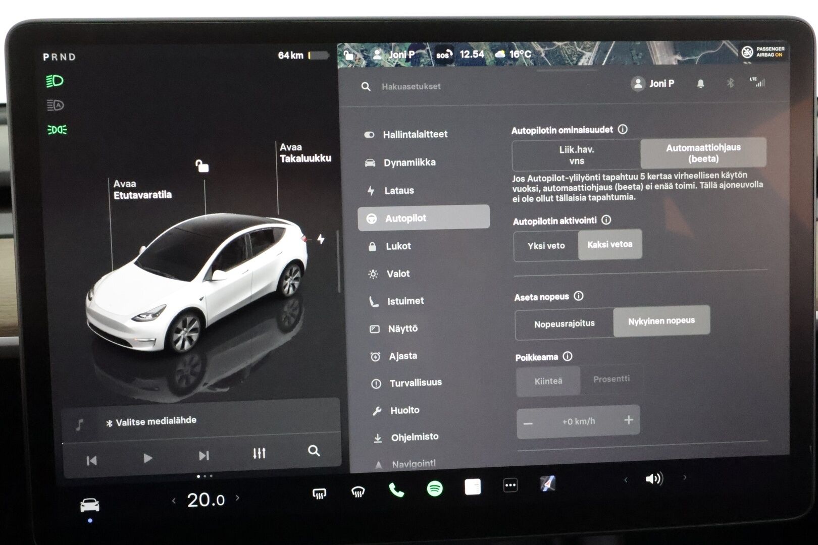 Tesla Model Y 2023 Long Range ** S3xy knob / Koukku / Lämpöpumppu / Lasikatto / Matrix-LED / Adapt.Vakkari / P.Kamera / Muistipenkki / Navi / Keyless** - 3,99 % KORKOTARJOUS TÄHÄN AUTOON - 1-om Suomi-auto / 2x Latauskaapelit / Kahdet Renkaat